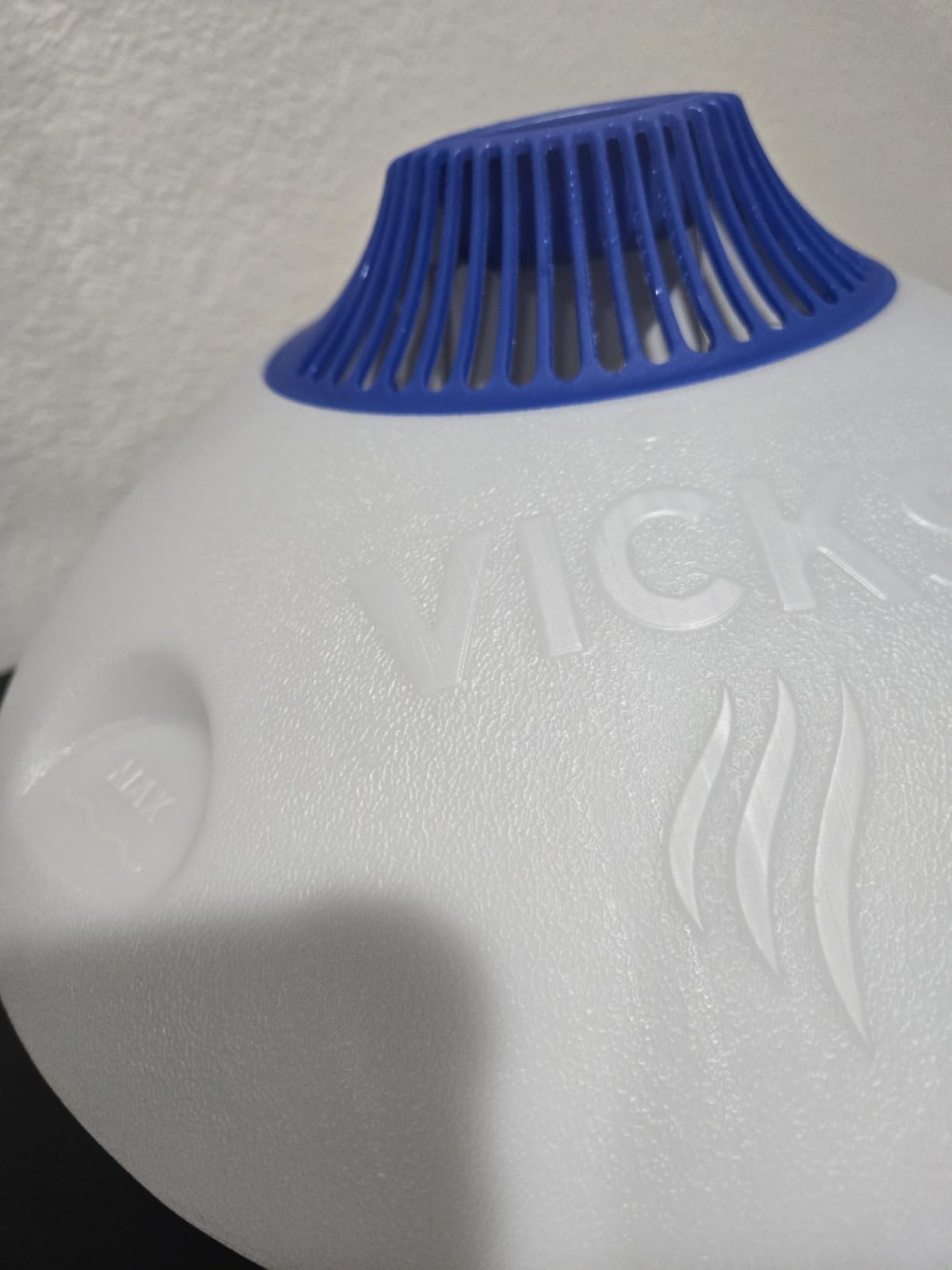 Vicks Warm Steam Vaporizer, Small to Medium Rooms, 1.5 Gallon Tank – Warm Mist Humidifier for Baby and Kids Rooms with Night Light, Works with Vicks VapoPads and VapoSteam - Customer Photo 2