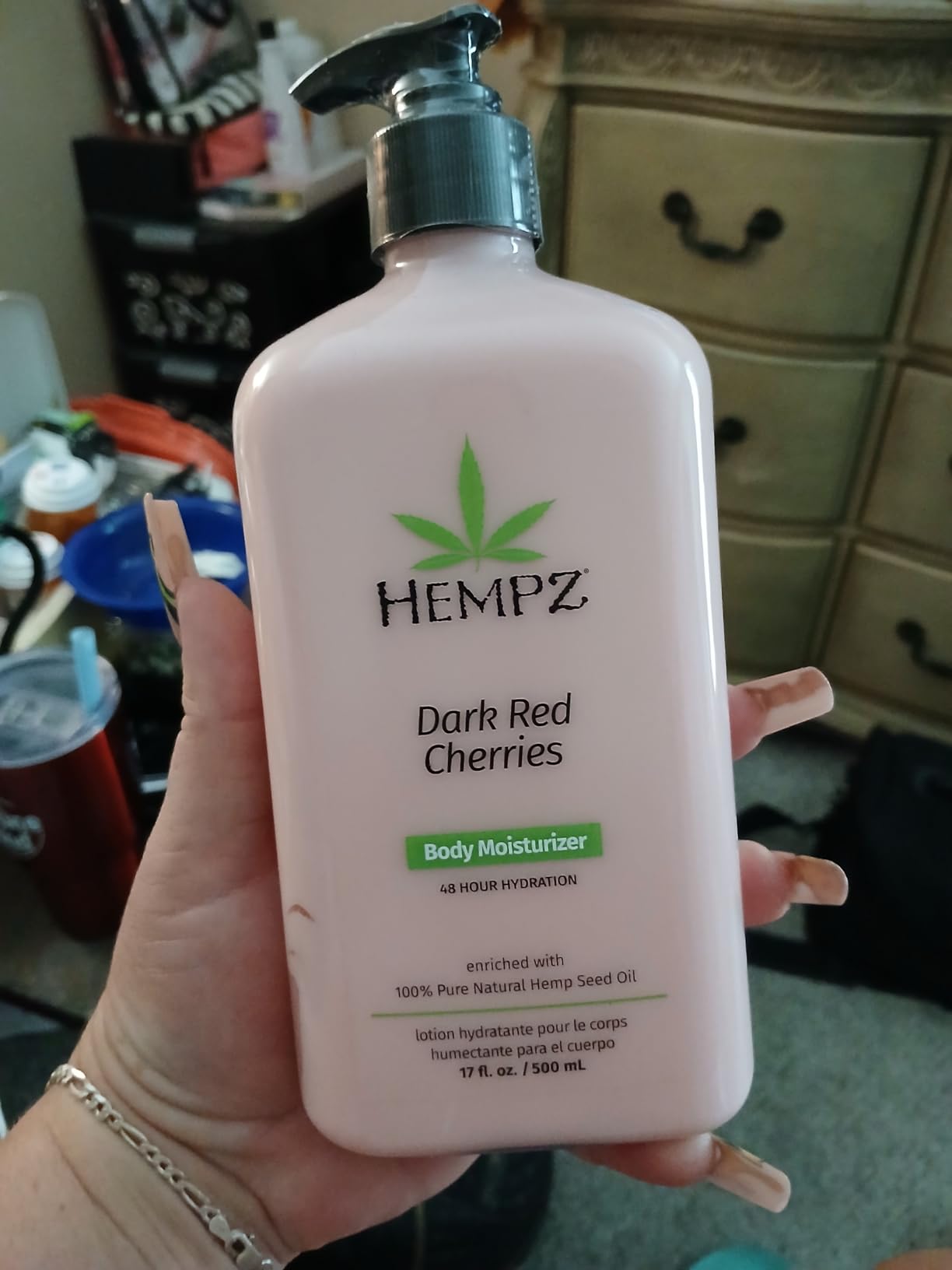 Hempz Original, Natural Hemp Seed Oil Body Moisturizer with Shea Butter and Ginseng, Original Scent, Floral Banana, 17 Fl.Oz ( Packaging may vary ) Customer Review Hempz Original, Natural Hemp Seed Oil Body Moisturizer with Shea Butter and Ginseng, Original Scent, Floral Banana, 17 Fl.Oz ( Packaging may vary ) - Customer Photo 1