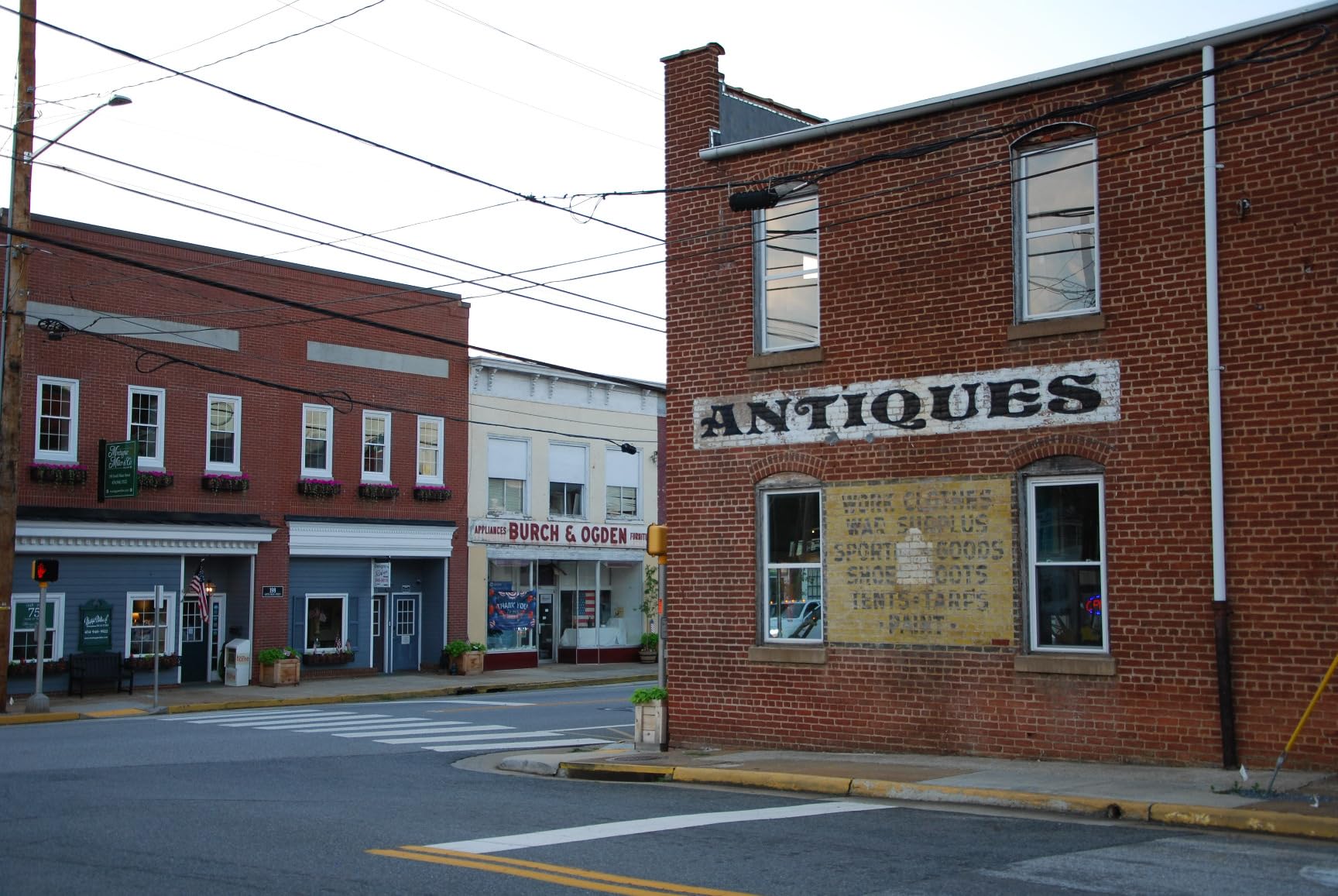 Nikon AF-S DX NIKKOR 18-105mm f/3.5-5.6G ED Vibration Reduction Zoom Lens with Auto Focus for Nikon DSLR Cameras - (New) - Customer Photo 3