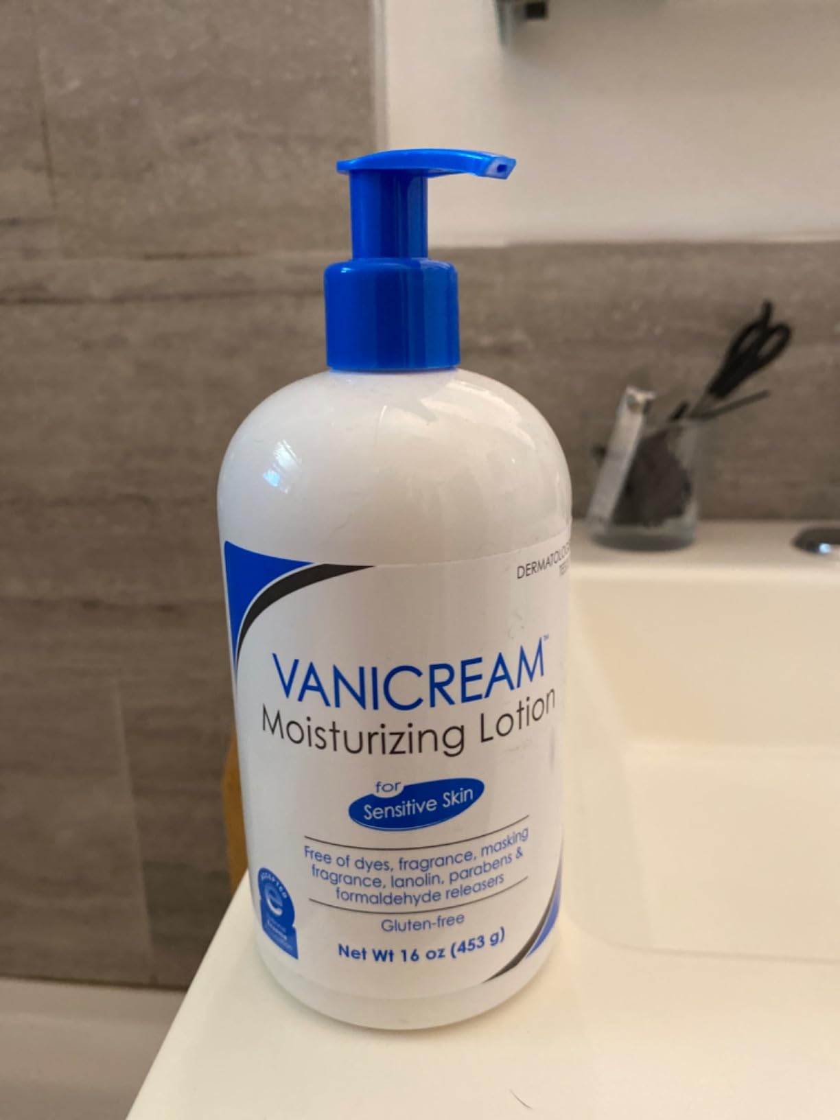 Vanicream Moisturizing Lotion with Pump | Fragrance and Gluten Free | For Sensitive Skin | 16 Ounce (Pack of 1) Customer Review Vanicream Moisturizing Lotion with Pump | Fragrance and Gluten Free | For Sensitive Skin | 16 Ounce (Pack of 1) - Customer Photo 2