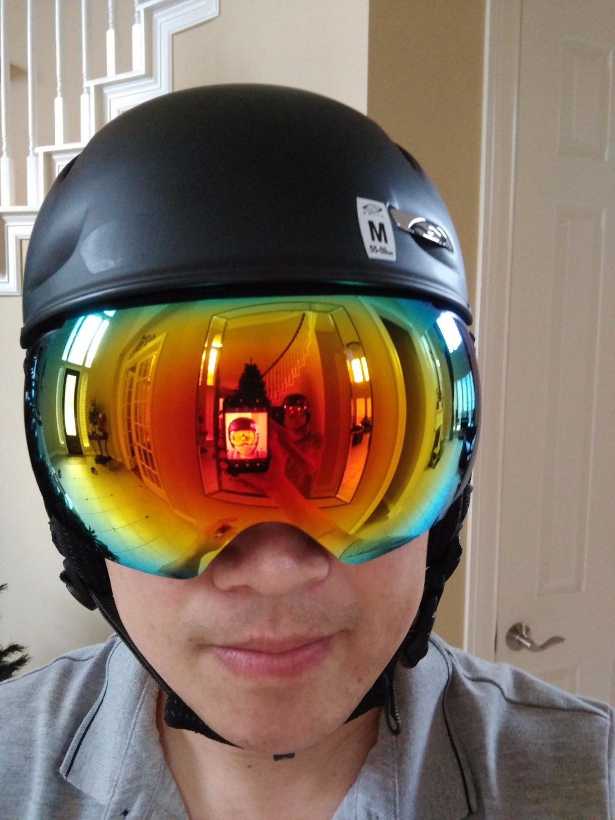 OutdoorMaster Ski Goggles PRO - Frameless, Interchangeable Lens 100% UV400 Protection Snow Goggles for Men & Women Customer Review OutdoorMaster Ski Goggles PRO - Frameless, Interchangeable Lens 100% UV400 Protection Snow Goggles for Men & Women - Customer Photo 4