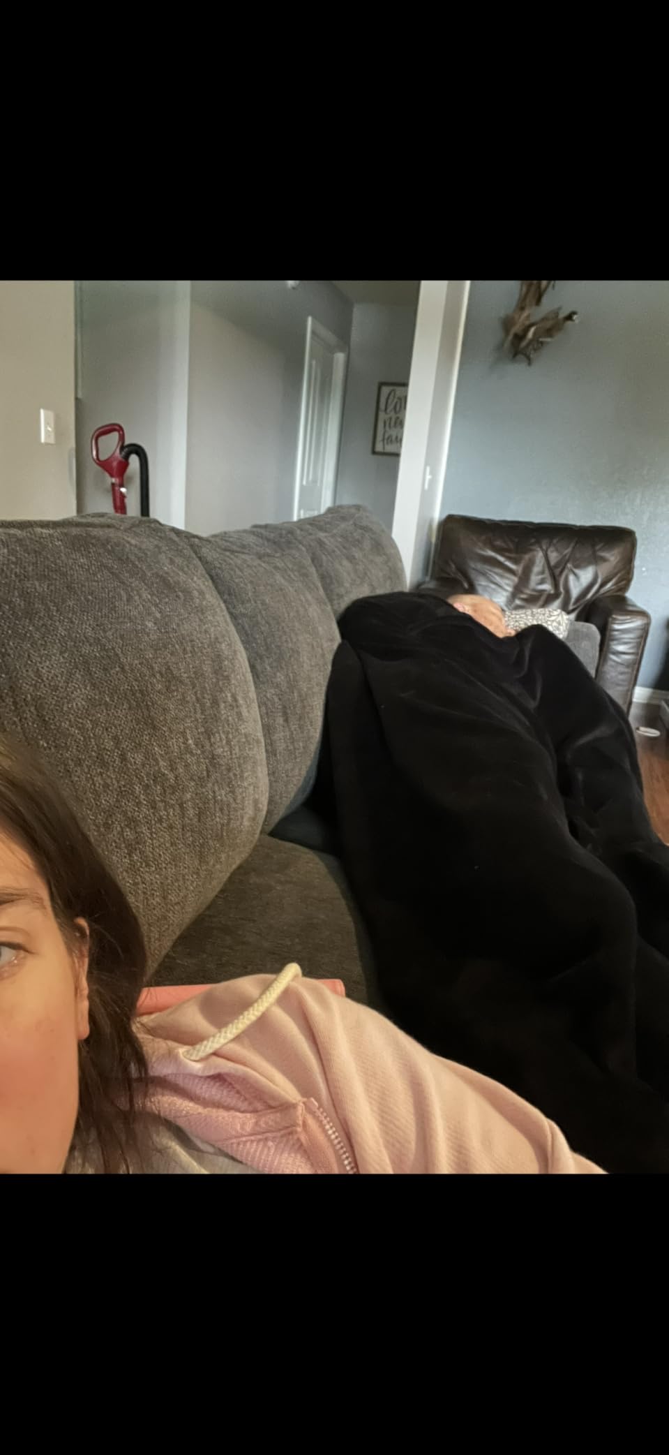 Bedsure GentleSoft Fleece Blanket Twin Size Grey - 300GSM Lightweight Plush Fuzzy Cozy Soft Warm Blanket for Bed, Sofa, Couch, Travel, Camping, 60x80 inches - Customer Photo 1