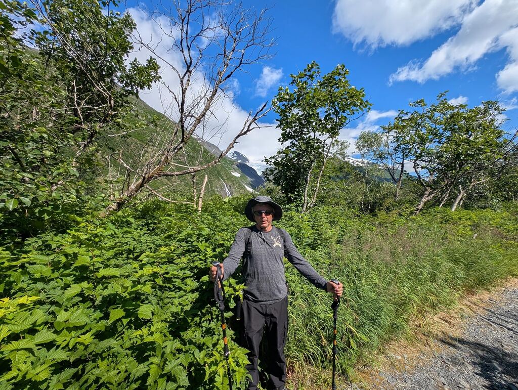 Cascade Mountain Tech Lightweight Aircraft-Grade Aluminum Trekking Poles with Extended Down Grip Plus Tip Kit - Customer Photo 4