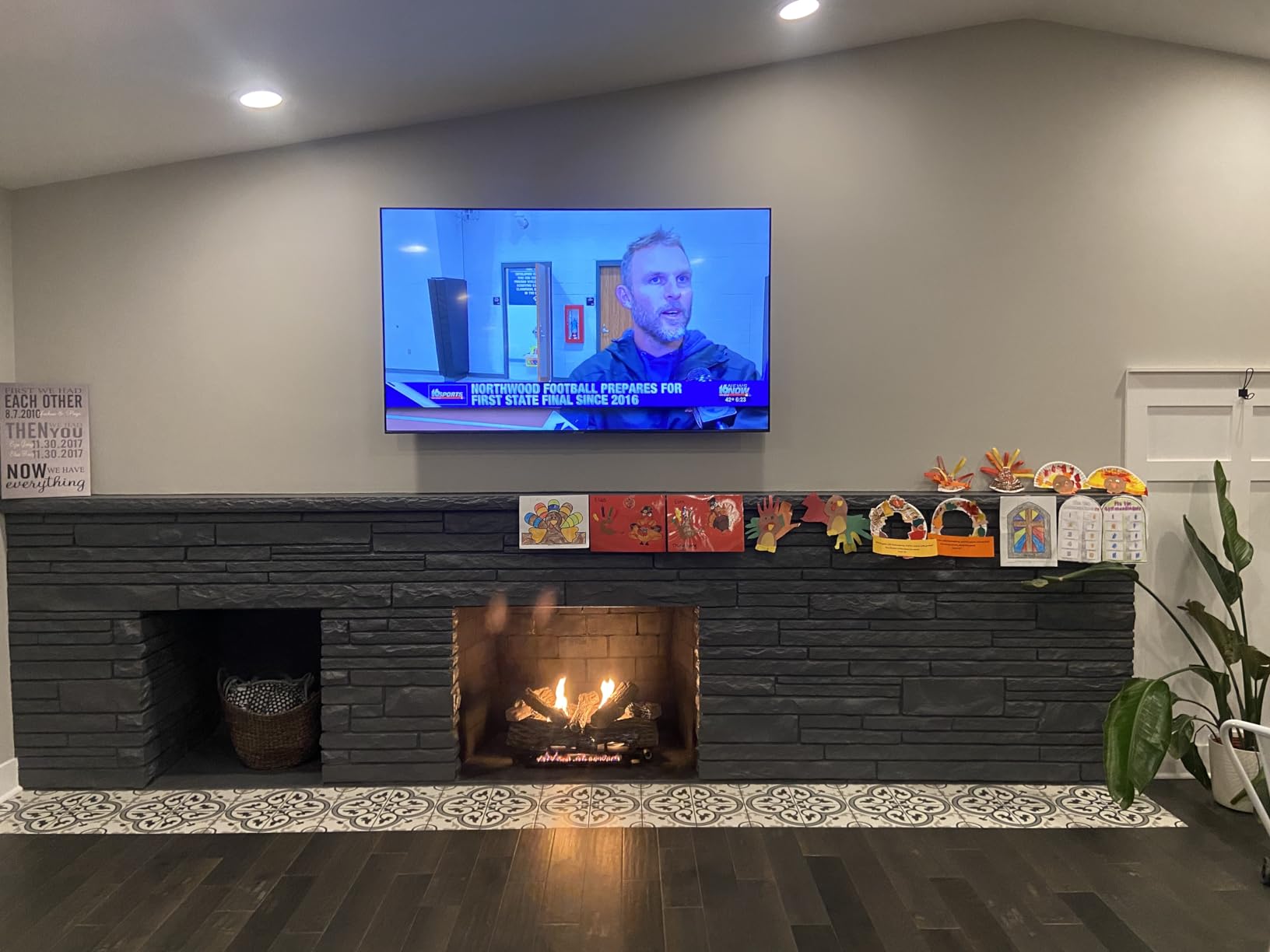 Duluth Forge DLS-24T-2 Dual Fuel Ventless Fireplace Logs Set with Thermostat, Use with Natural Gas or Liquid Propane, 33000 BTU, Heats up to 1100 Sq. Ft, Stacked Red Oak, 24 Inches Customer Review Duluth Forge DLS-24T-2 Dual Fuel Ventless Fireplace Logs Set with Thermostat, Use with Natural Gas or Liquid Propane, 33000 BTU, Heats up to 1100 Sq. Ft, Stacked Red Oak, 24 Inches - Customer Photo 3