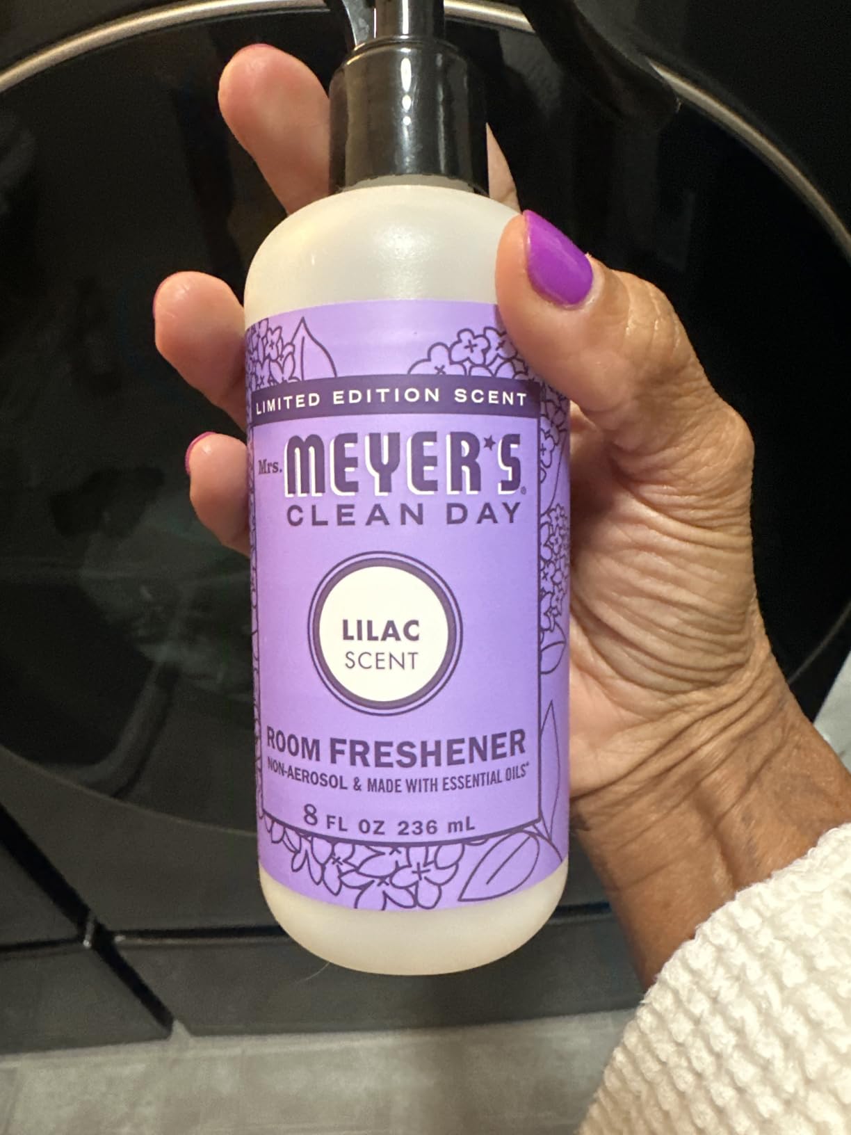 MRS. MEYER'S CLEAN DAY Room and Air Freshener Spray, Non-Aerosol Spray Bottle Infused with Essential Oils, Honeysuckle, 8 fl. Oz - Customer Photo 2
