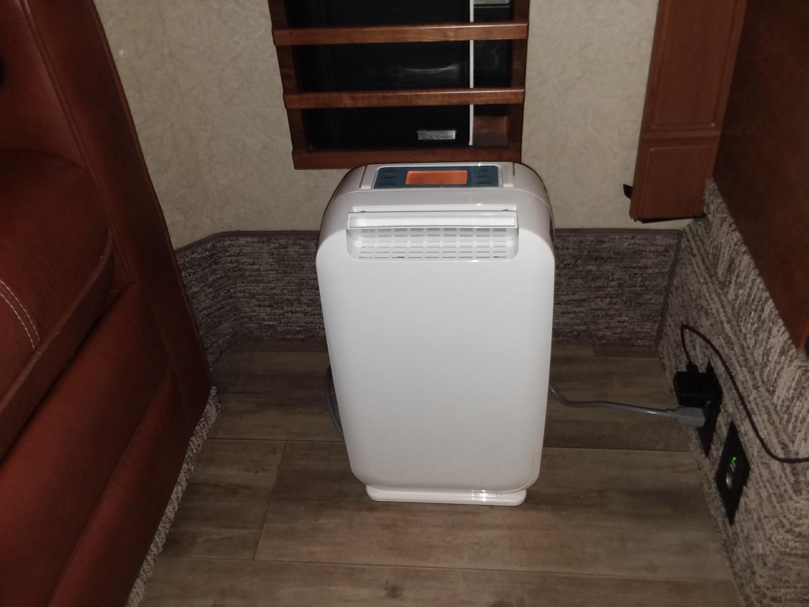 Ivation 13-Pint Small-Area Desiccant Dehumidifier Compact and Quiet - With Continuous Drain Hose for Smaller Spaces, Bathroom, Attic, Crawlspace and Closets - For Spaces Up To 270 Sq Ft, White - Customer Photo 2