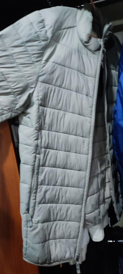 Amazon Essentials Men's Packable Lightweight Water-Resistant Puffer Jacket (Available in Big & Tall) - Customer Photo 1