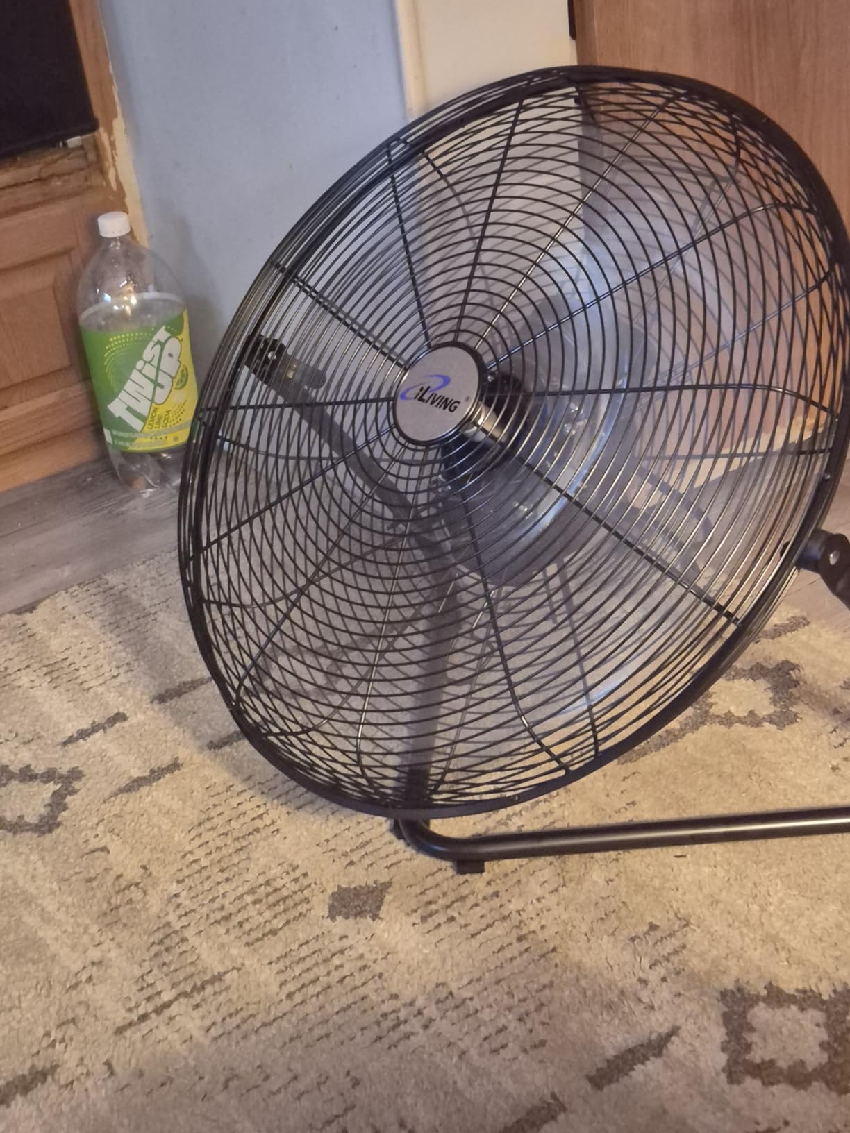 iLIVING 20 Inch Heavy Duty Floor & Wall Mount Fan - 5500 CFM High Velocity, 160-Watt, 3-Speed, Industrial Cooling for Garage, Workshop, Office, Home - UL Listed, Black - Customer Photo 1