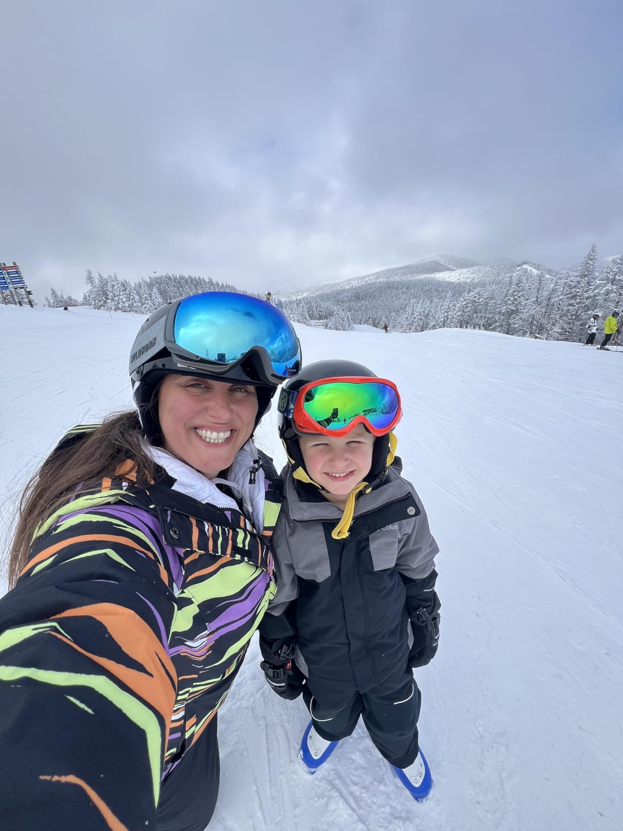 Wildhorn Roca Ski Goggles Men Women Anti-Fog/Scratch 100% UV-Magnetic Lens-Snowboard Snow Goggles Men Women Adult Customer Review Wildhorn Roca Ski Goggles Men Women Anti-Fog/Scratch 100% UV-Magnetic Lens-Snowboard Snow Goggles Men Women Adult - Customer Photo 5