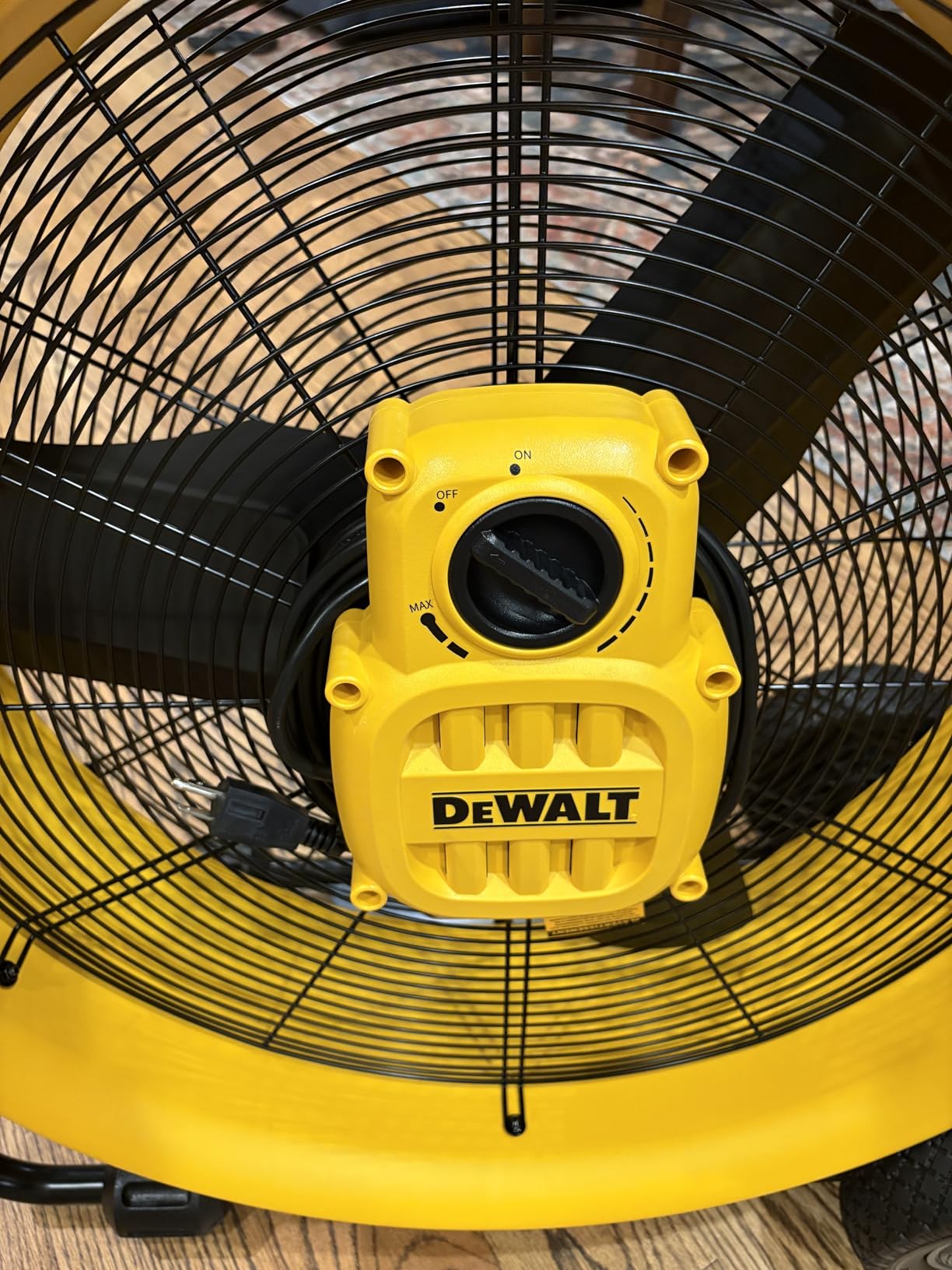 DEWALT DXF2042 Industrial Fan, 20 Inch High Velocity Fans with 3-Speed Adjustable Tilting Head, Drum Fan for Outdoor, House and Warehouse, Yellow - Customer Photo 3