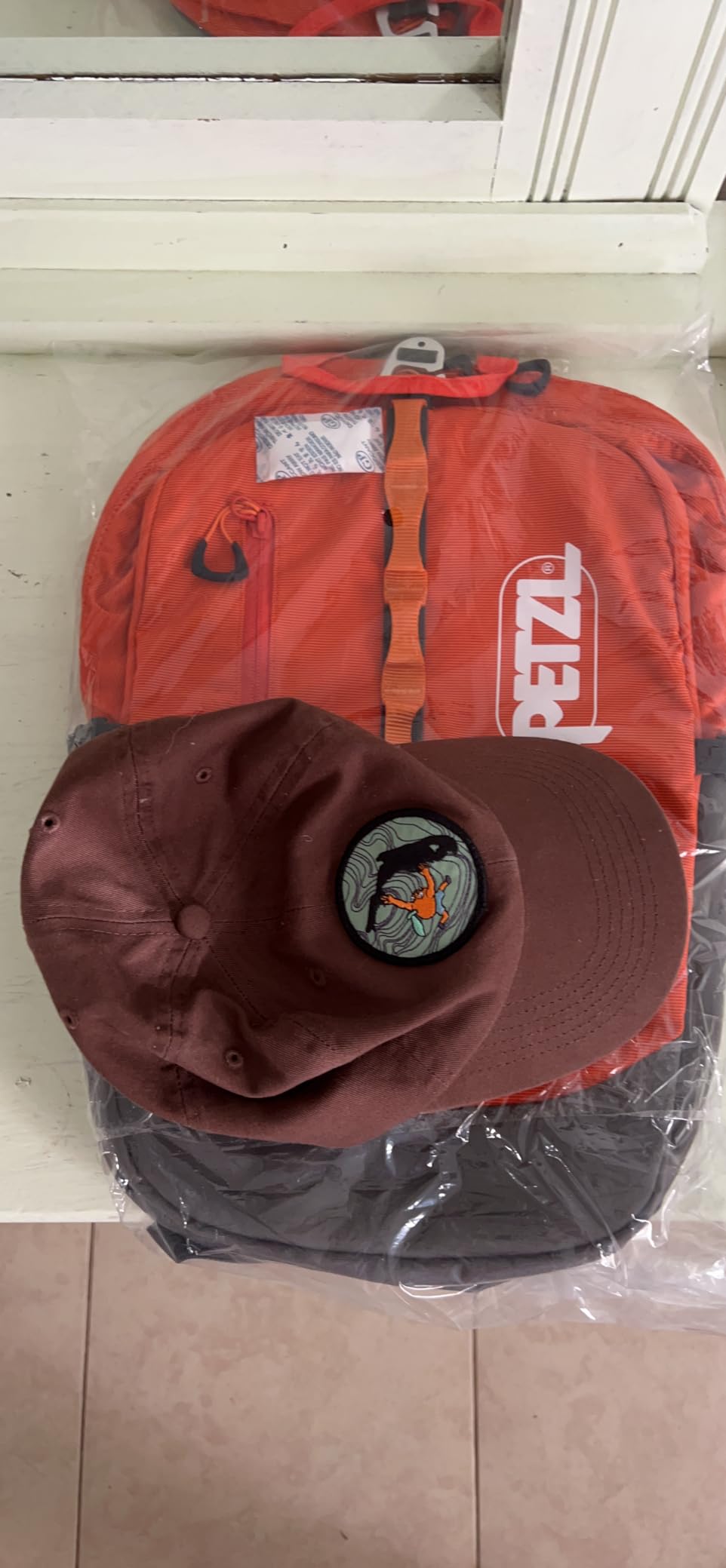 PETZL BUG Backpack - Backpack for Single-Day Multi-Pitch Climbing - Red - Customer Photo 4