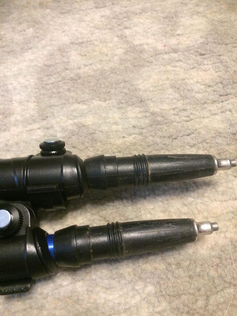 Foxelli Trekking Poles – Lightweight Collapsible Aircraft Grade Aluminum Hiking Poles with Cork Grips Quick Locks & All-Terrain Accessories – Pair of 2 - Customer Photo 5