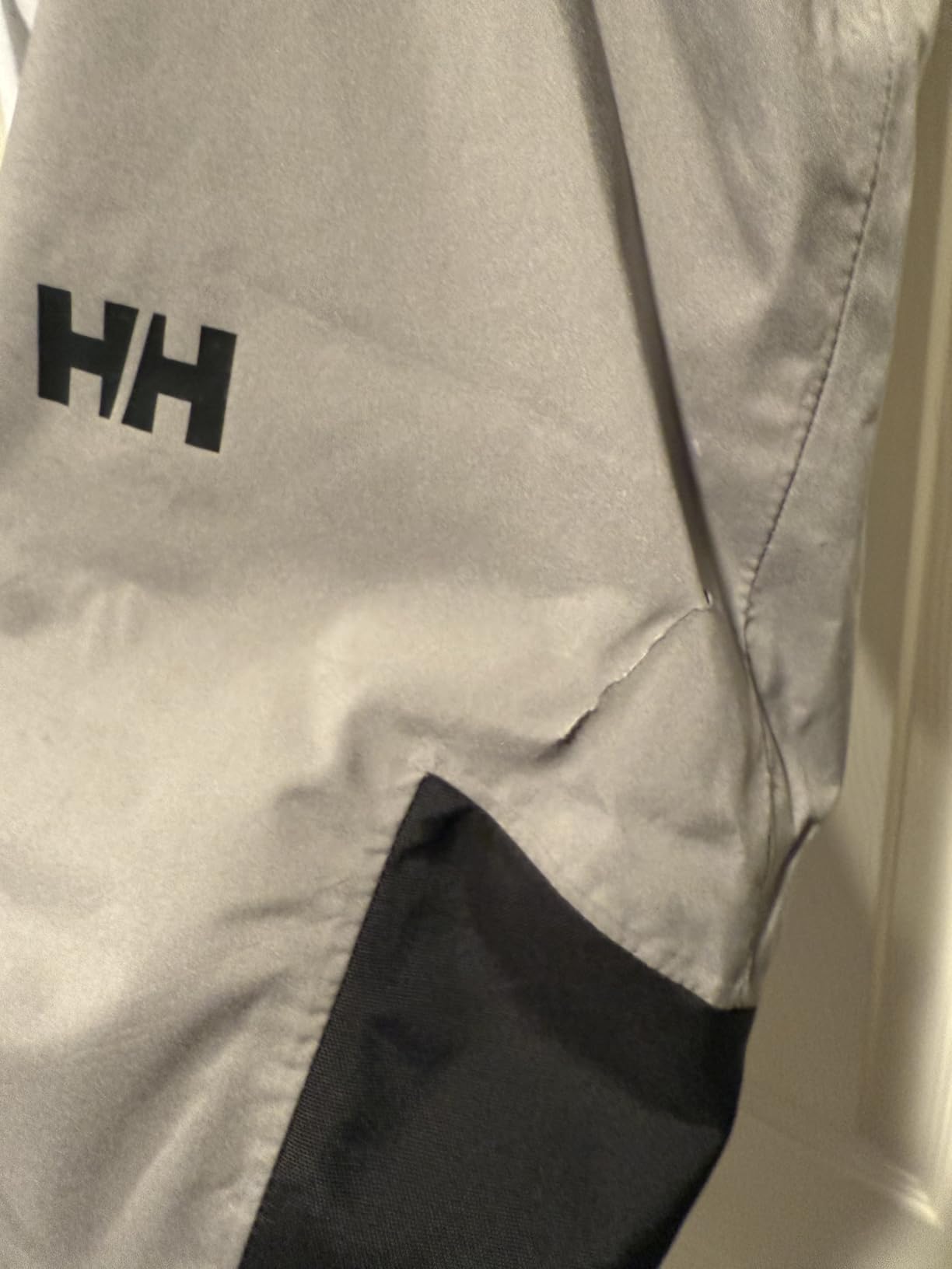 Helly-Hansen Legendary Insulated Ski Pant for Men – Water/Windproof, Breathable Ski/Snowboard Pants with PrimaLoft Insulation Customer Review Helly-Hansen Legendary Insulated Ski Pant for Men – Water/Windproof, Breathable Ski/Snowboard Pants with PrimaLoft Insulation - Customer Photo 1