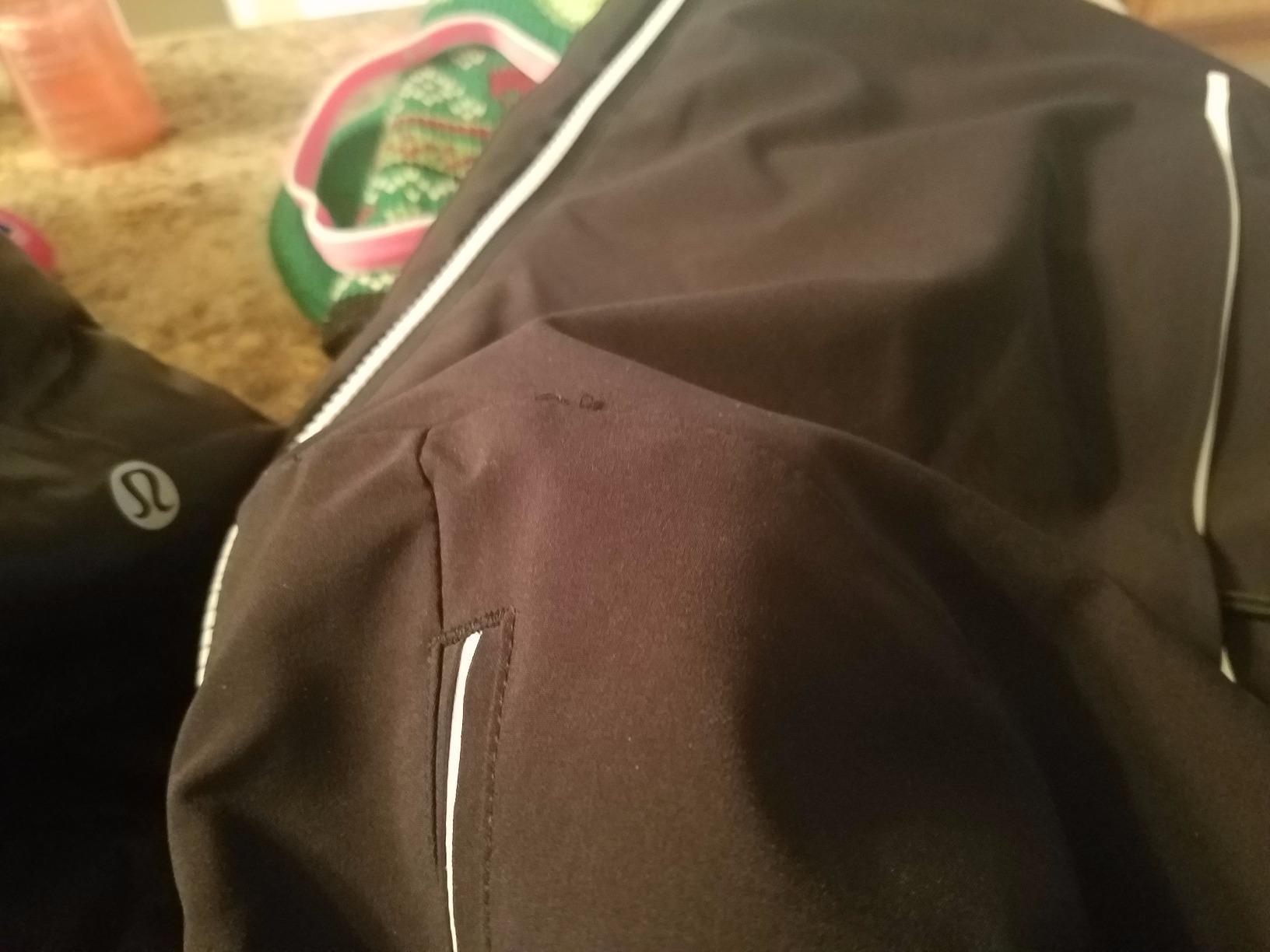 Helly-Hansen Alpha 3.0 Jacket for Men - Premium Waterproof Insulated Skiing Jacket with Breathable Fabric and Ventilation - Customer Photo 2