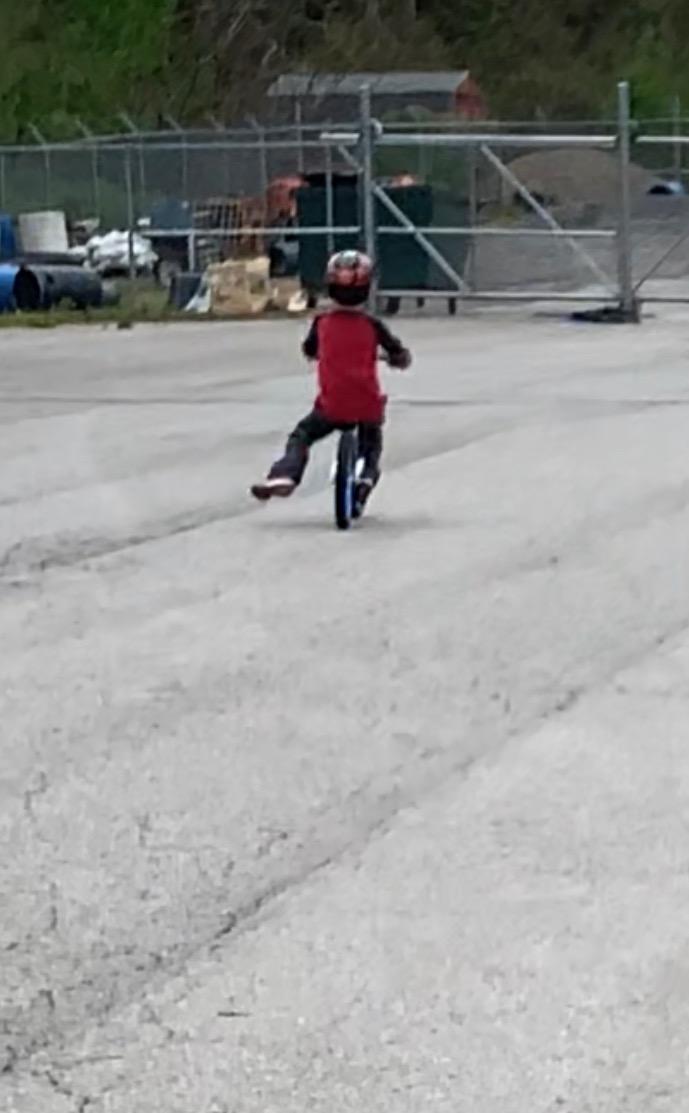 Balance Bike: for Big Kids Aged 4, 5, 6, 7, 8 and 9 Years Old - No Pedal Sport Training Bicycle | 16inch Wheel - Customer Photo 1