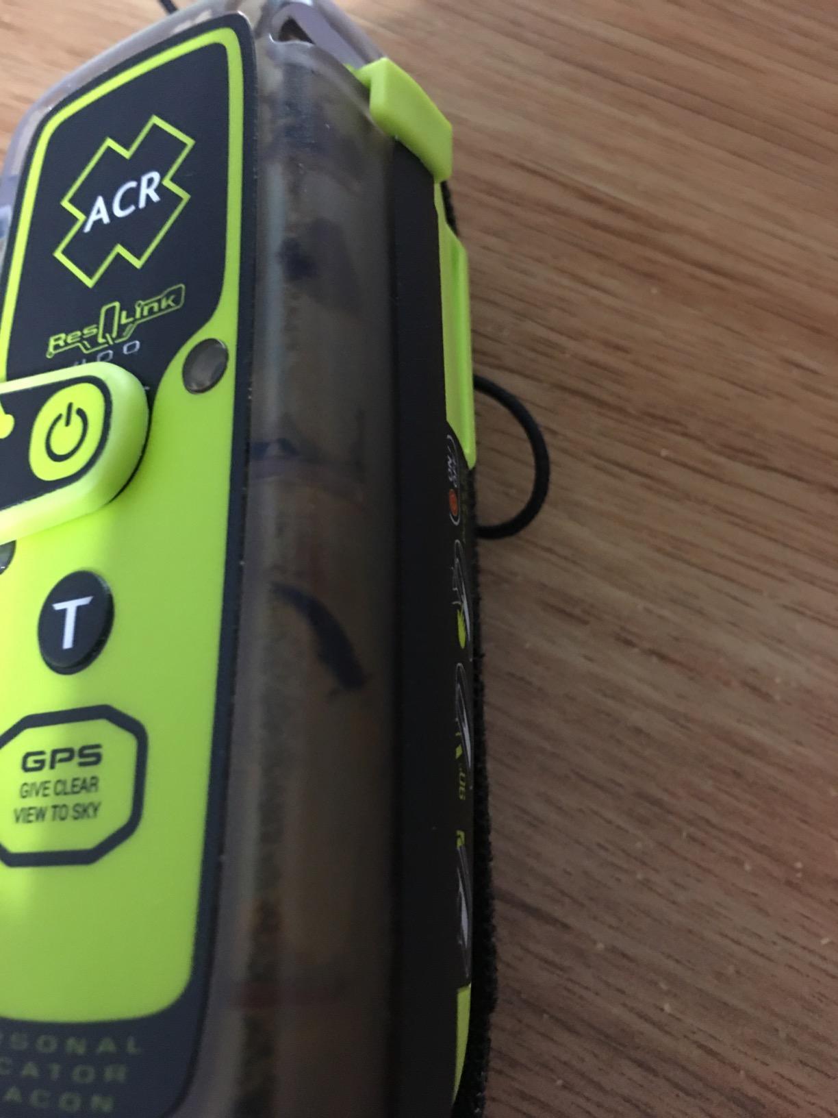 ACR ResQLink 400 - SOS Personal Locator Beacon with GPS and Global Coverage - Designed to Alert Search and Rescue Efforts for Any Outdoor Emergency - Ideal for Hiking, Hunting, Boating, Fishing - Customer Photo 2