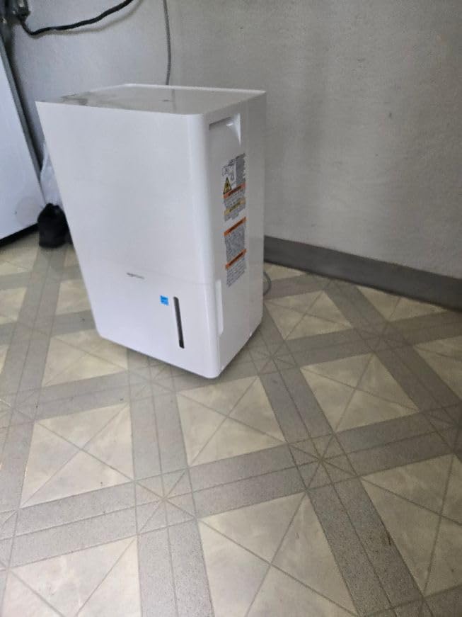 Amazon Basics Large Dehumidifier for Rooms, Energy Star Certified, Effectively Reduces Humidity, Timer, Auto-Defrost, Overflow Protection, up to 2500 SFT, 35 Pint, White - Customer Photo 2