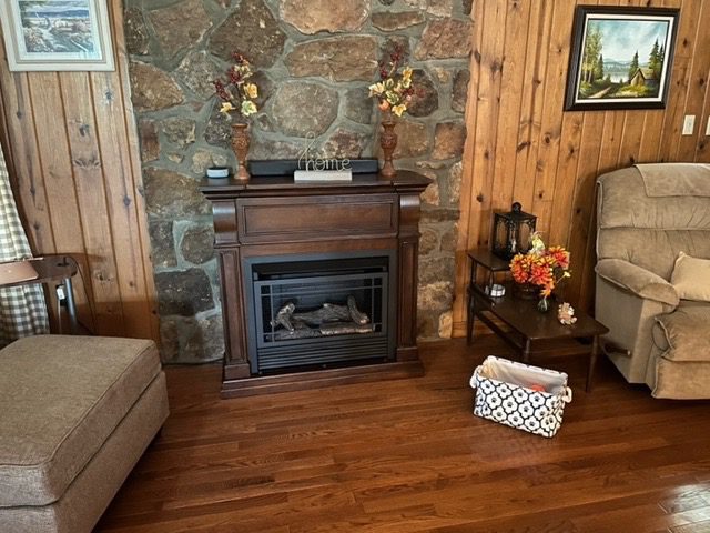 Duluth Forge Dual Fuel Ventless Gas Fireplace System with Mantle, Remote Control, 5 Fire Logs, Use with Natural Gas or Liquid Propane, 26000 BTU, Heats up to 1350 Sq. Ft., Antique White Customer Review Duluth Forge Dual Fuel Ventless Gas Fireplace System with Mantle, Remote Control, 5 Fire Logs, Use with Natural Gas or Liquid Propane, 26000 BTU, Heats up to 1350 Sq. Ft., Antique White - Customer Photo 3