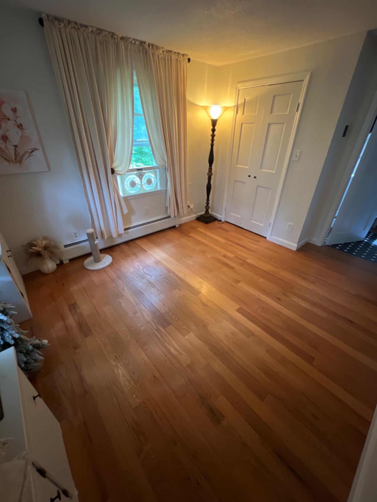 Amazon Basics Window Fans for Home Bedroom, Twin Heads, Cooling Airflow, Exhaust, Expandable Side Panel Basic Control, 2 Speeds, 68W, 9 inch, White - Customer Photo 1