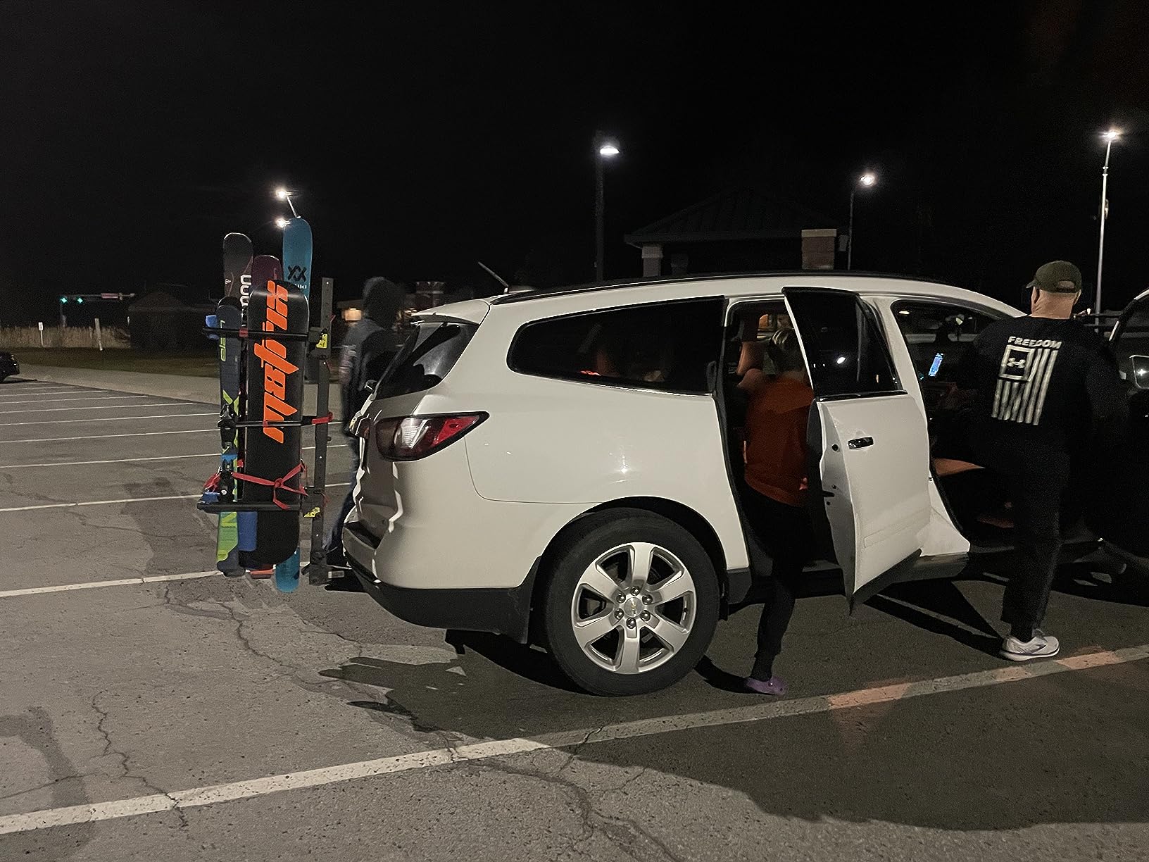 Tyger Auto TG-RK1B707B Folding Hitch-Mounted Ski/Snowboard Rack Fits 2