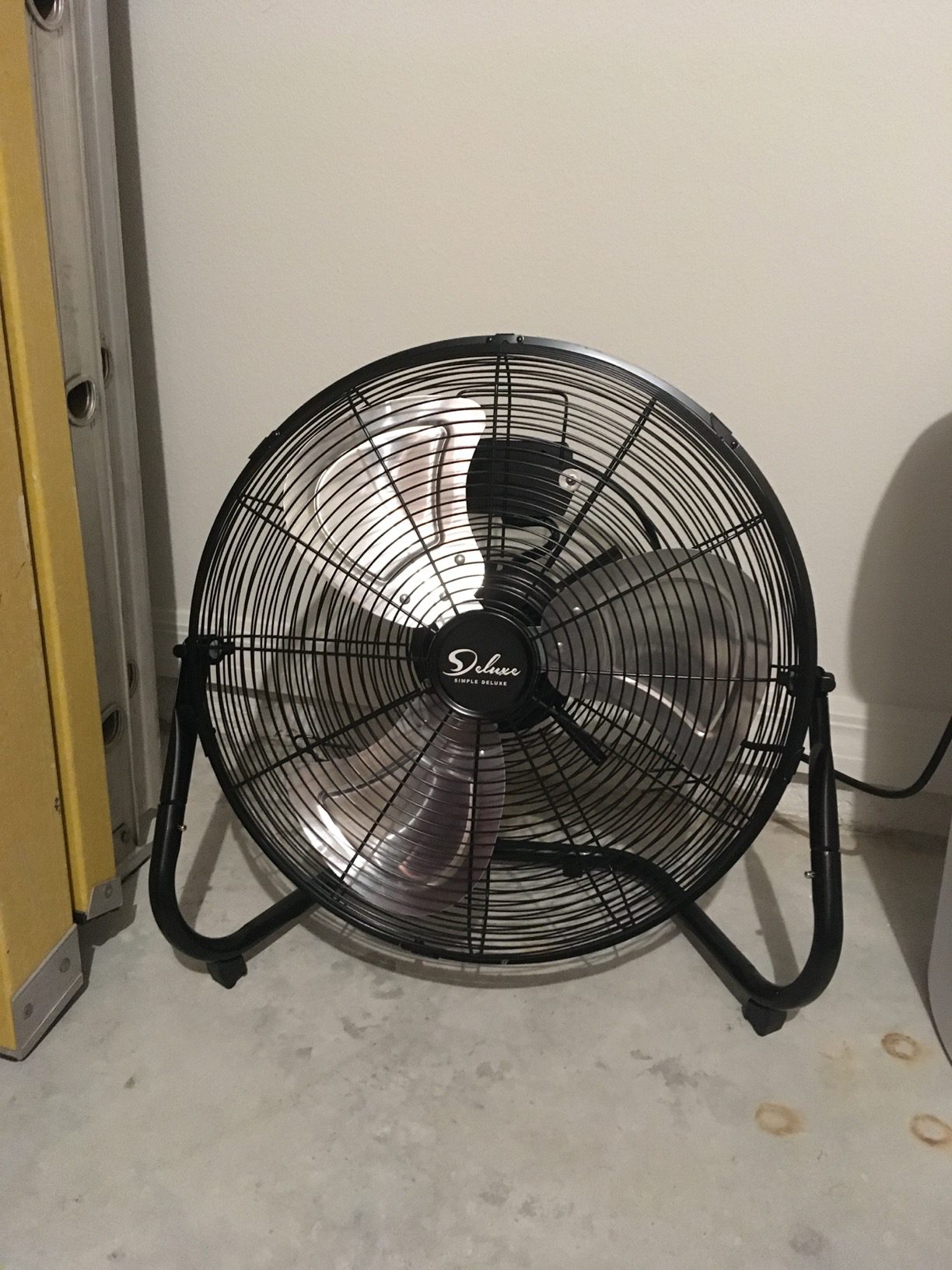 Simple Deluxe 18 Inch 3-Speed High Velocity Heavy Duty Metal Industrial Floor Fans, Black - Customer Photo 2