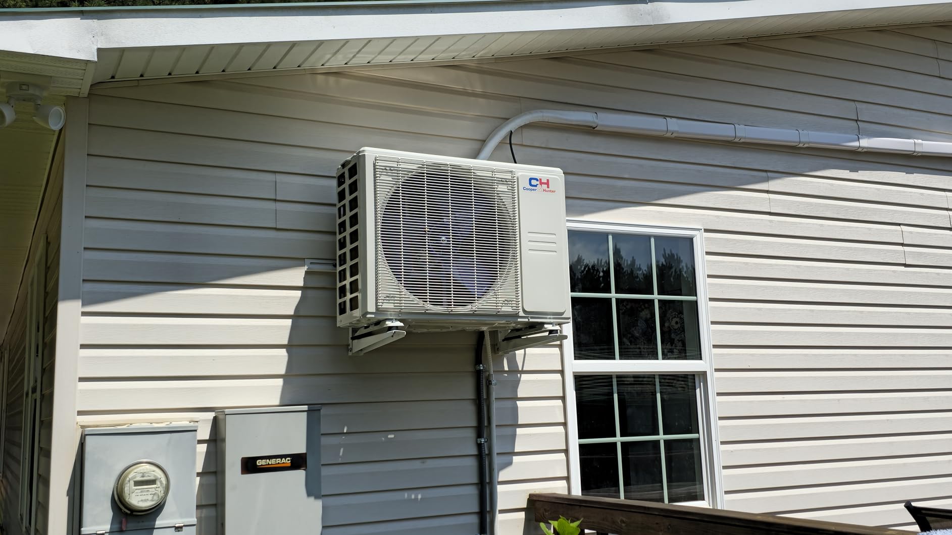 Cooper & Hunter 24,000 BTU, 230V, 17 SEER Ductless Mini Split AC/Heating System Pre-Charged Inverter Heat Pump with 16ft Installation Kit - Customer Photo 2