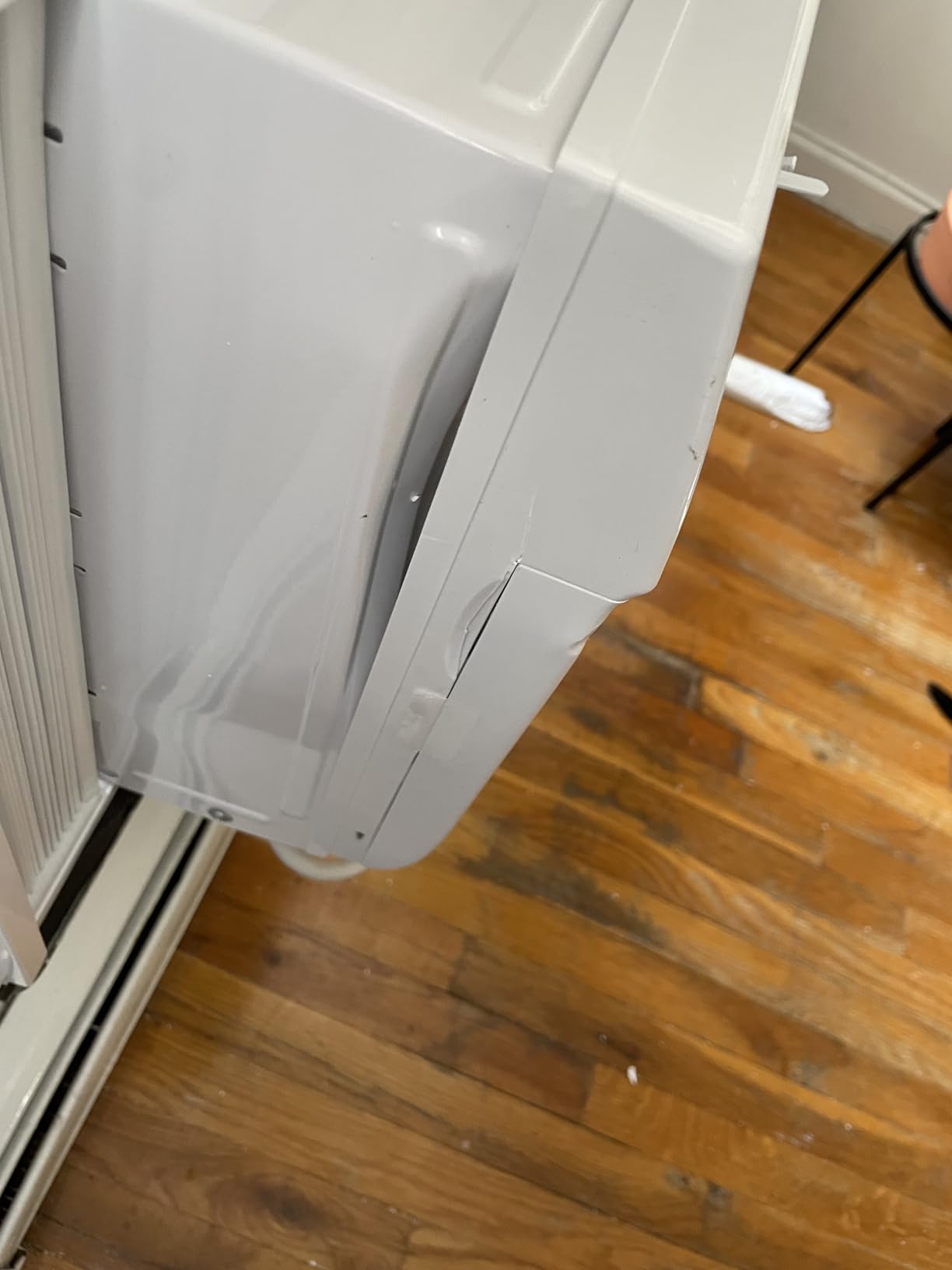 Keystone 10,000 BTU Compact Window Air Conditioner with Remote Control and Dehumidifier, 115V, Quiet Window AC Units for Spaces up to 450 Sq.Ft., Perfect for Apartment and Small-Medium Rooms, White - Customer Photo 1