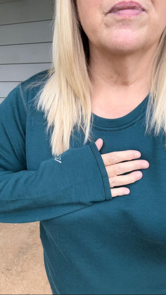 Merino.tech Merino Wool Base Layer Women - 100% Merino Wool Heavyweight, Midweight, Lite Long Sleeve Thermal Shirt and Socks Customer Review Merino.tech Merino Wool Base Layer Women - 100% Merino Wool Heavyweight, Midweight, Lite Long Sleeve Thermal Shirt and Socks - Customer Photo 5