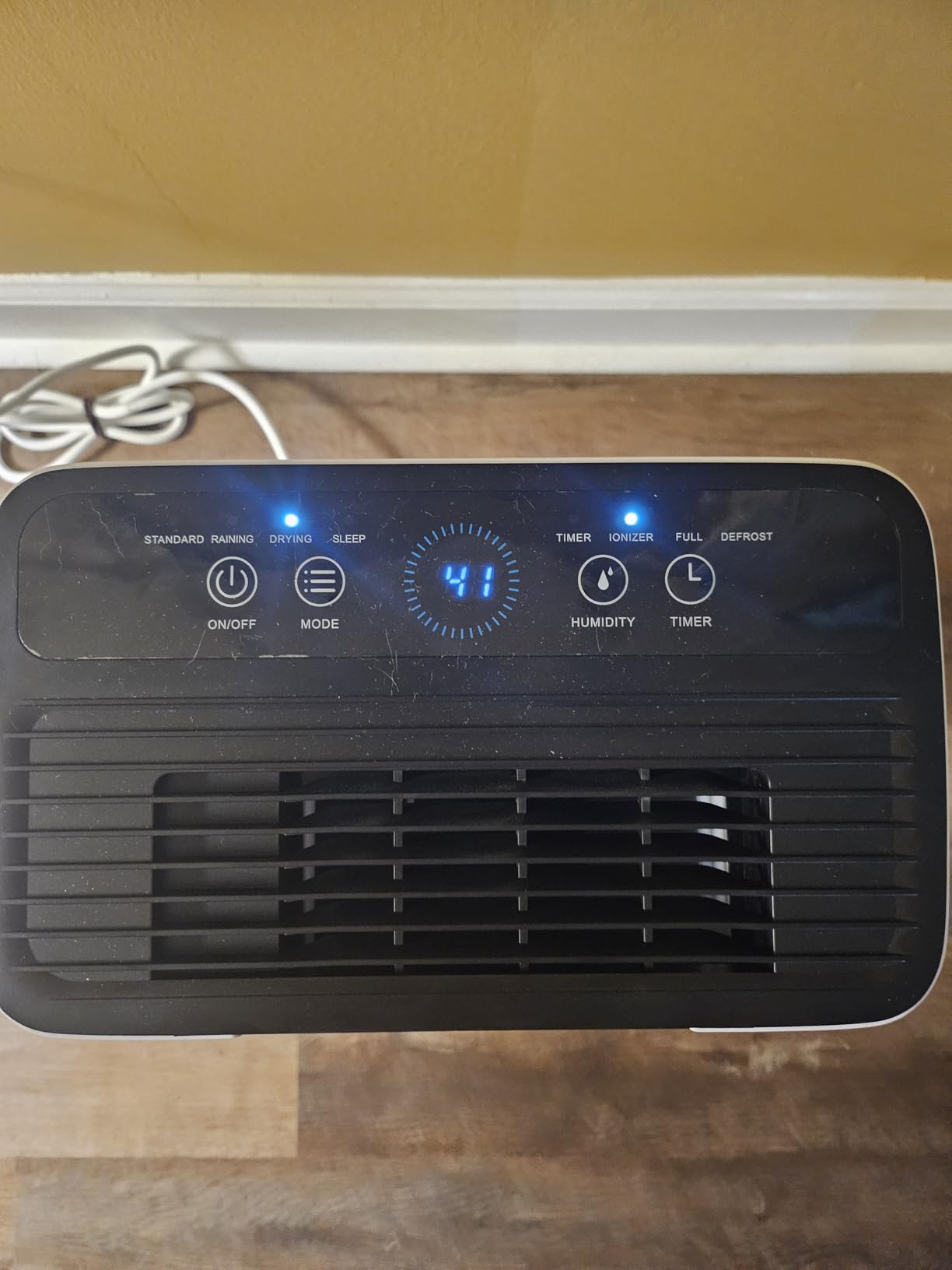 AIRPLUS 1,500 Sq. Ft Dehumidifier for Basement, 30 Pints Powerful Dehumidifier for Home, Large Rooms, Bedrooms, Sufficient Capacity Water Tank with Drain Hose (AP1907) - Customer Photo 2