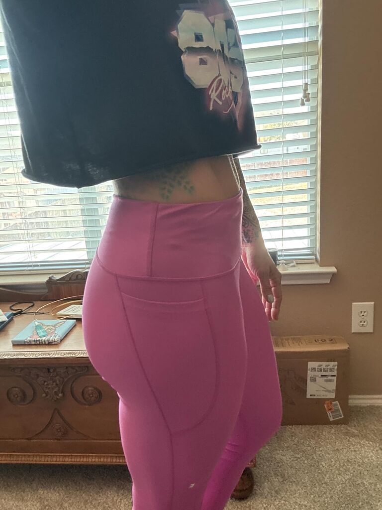 Under Armour Womens HeatGear Armour High Waisted Leggings Customer Review Under Armour Womens HeatGear Armour High Waisted Leggings - Customer Photo 2