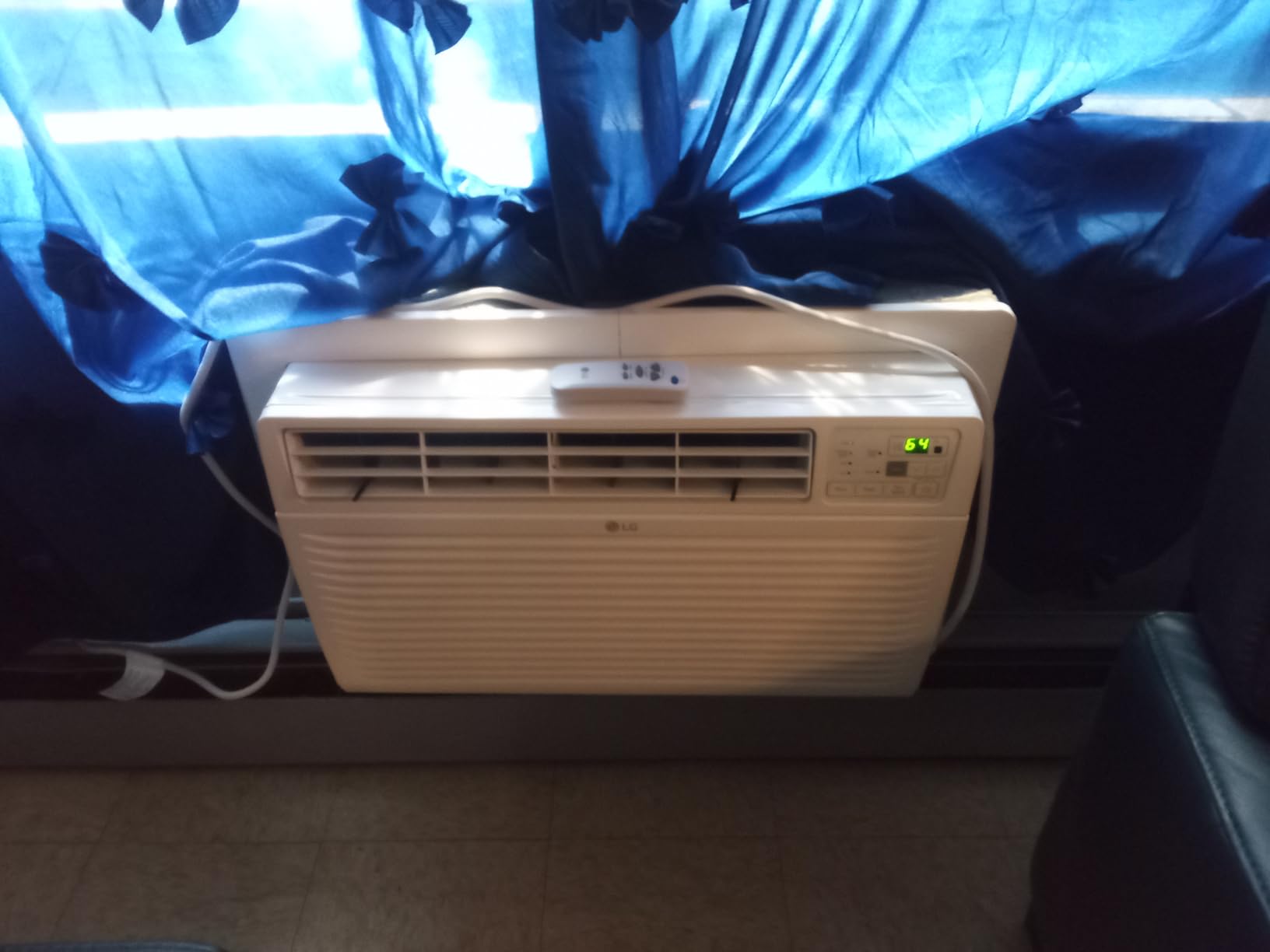 LG 14,000 BTU Through the Wall Air Conditioner, 230/208V, Cools 700 Sq.Ft. for Bedroom, Living Room, Apartment, Electronic Control with Remote, White - Customer Photo 1