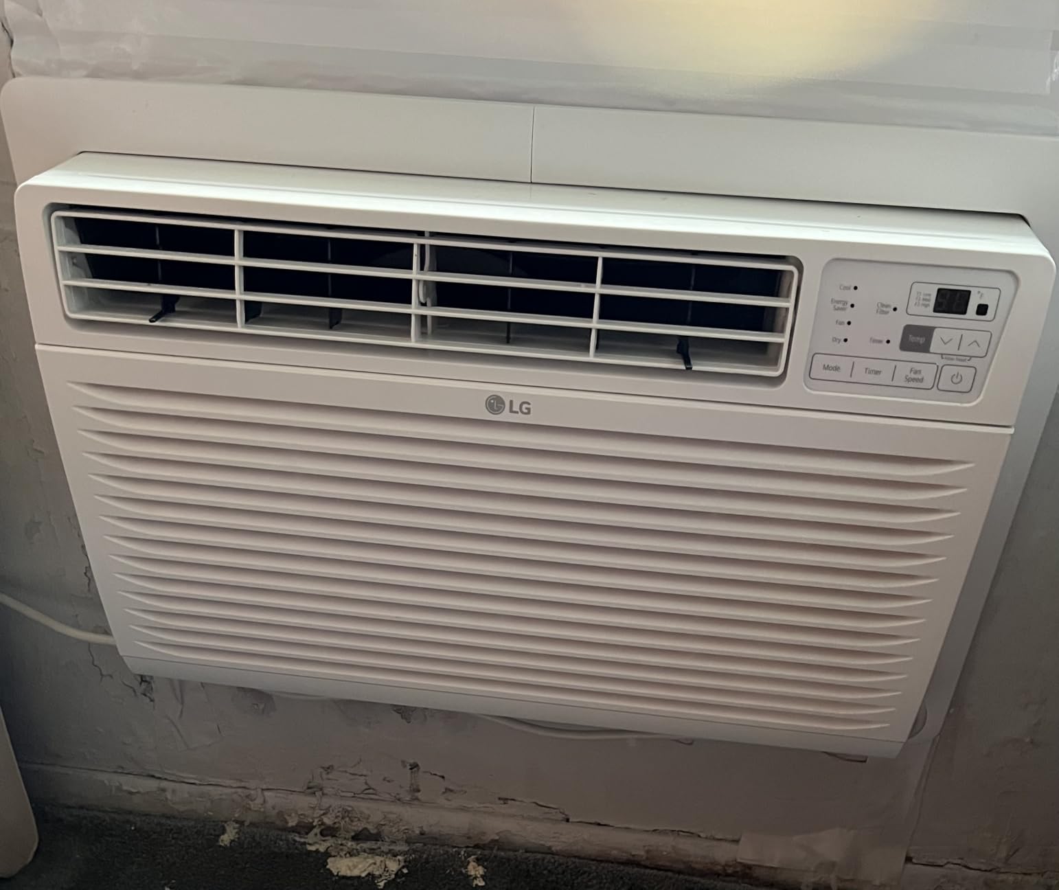 LG 14,000 BTU Through the Wall Air Conditioner, 230/208V, Cools 700 Sq.Ft. for Bedroom, Living Room, Apartment, Electronic Control with Remote, White - Customer Photo 3