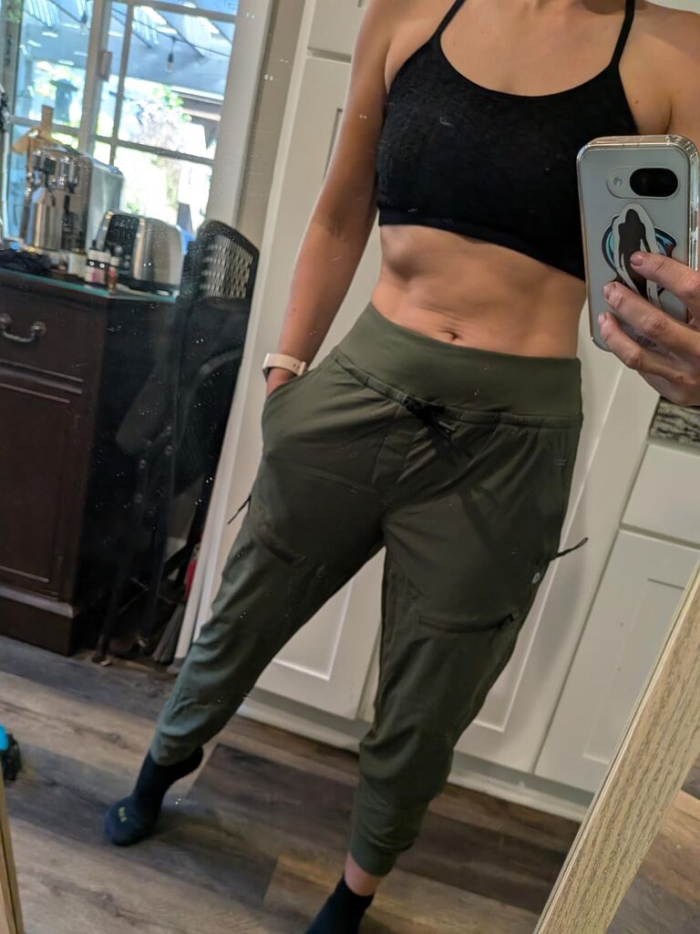 baleaf Women's Joggers Lightweight Hiking Pants High Waist 5 Zipper Pockets Quick Dry Travel Athletic UPF50+ Customer Review baleaf Women's Joggers Lightweight Hiking Pants High Waist 5 Zipper Pockets Quick Dry Travel Athletic UPF50+ - Customer Photo 1