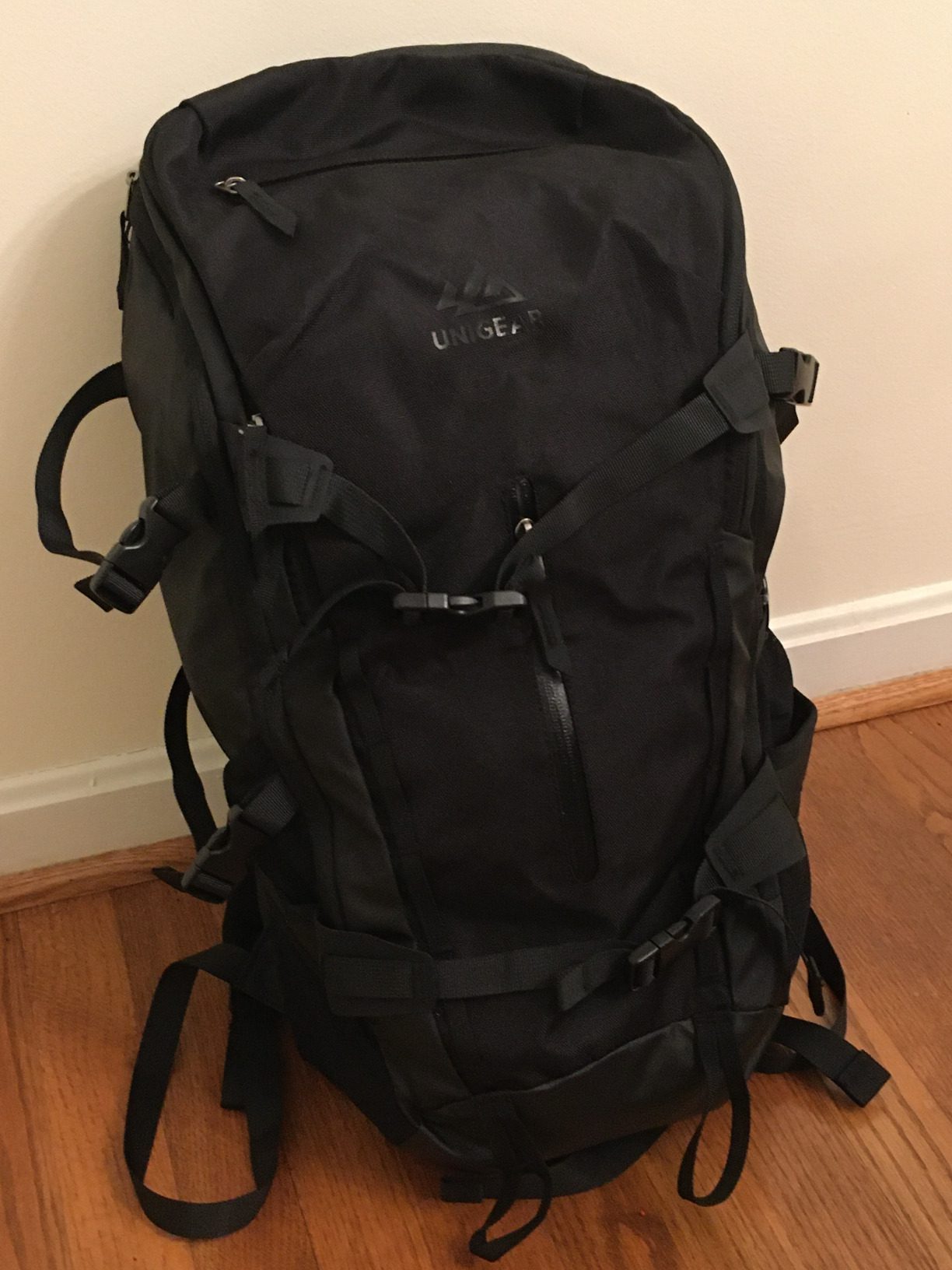 Unigear Ski Hydration Backpack, 30L Snowboard Travel Bag 900D Polyester Water-resistant Backpack for Skiing, Hiking, Camping Customer Review Unigear Ski Hydration Backpack, 30L Snowboard Travel Bag 900D Polyester Water-resistant Backpack for Skiing, Hiking, Camping - Customer Photo 2