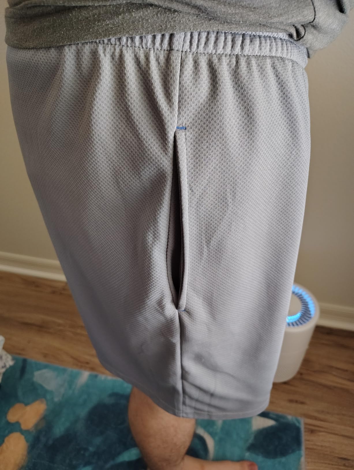 Amazon Essentials Mens Performance Tech Loose-Fit Shorts (Available in Big & Tall) - Customer Photo 1
