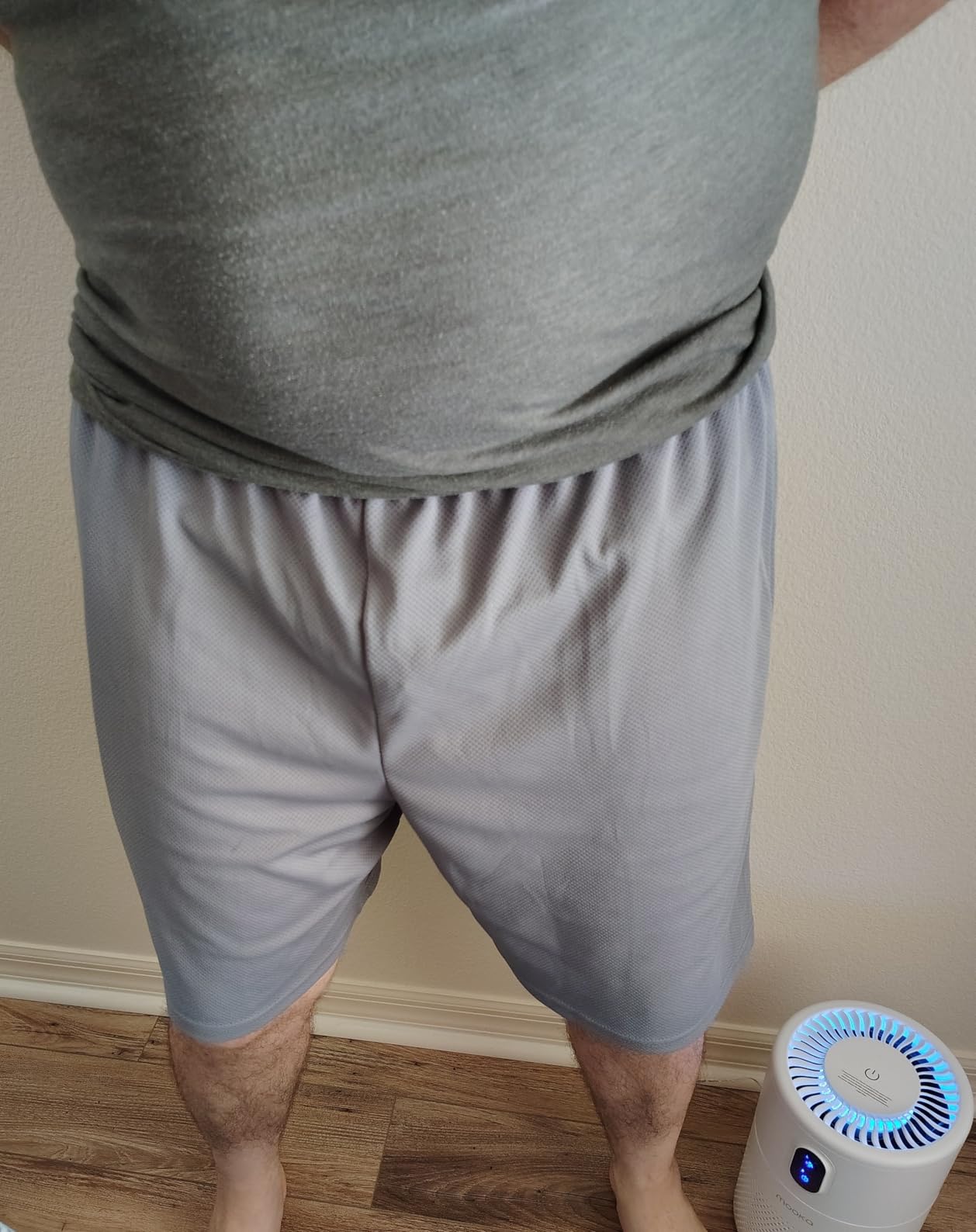 Amazon Essentials Mens Performance Tech Loose-Fit Shorts (Available in Big & Tall) - Customer Photo 2