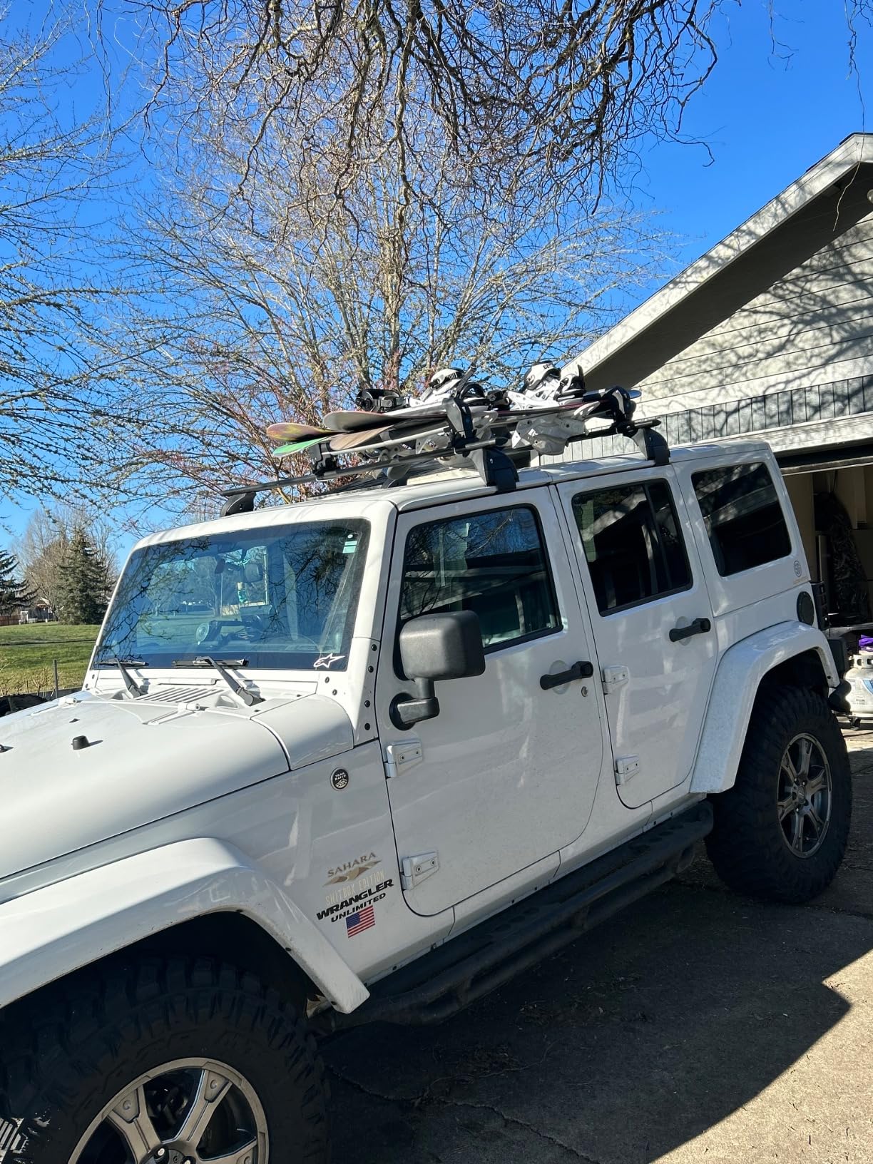 Leader Accessories Car Ski Snowboard & Fishing Pole Rod Roof Racks, 2 PCS Universal Ski Roof Rack Carriers Snowboard Top Holder, Lockable Fit Most Vehicles Equipped Cross Bars - Deluxe - Customer Photo 1