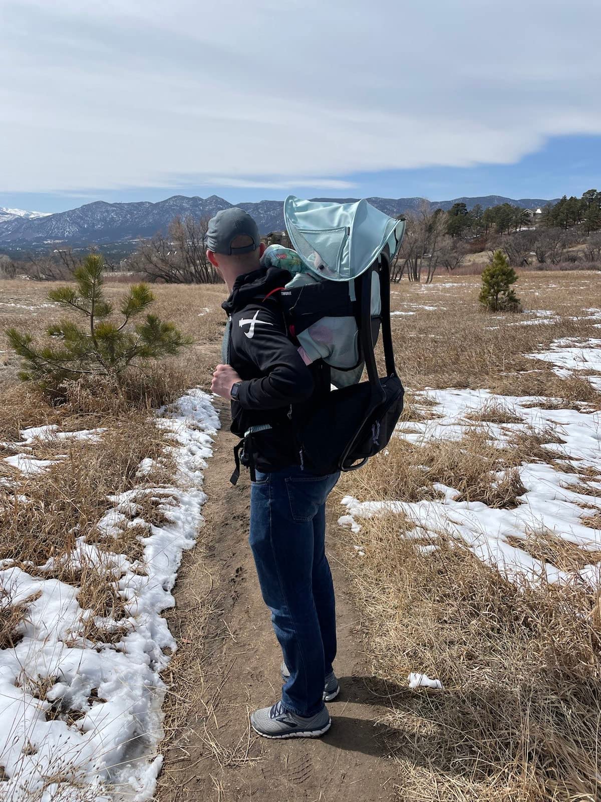 Thule Sapling Child Carrier Backpack - Machine Washable Seat - Self-Standing Frame - Adjustable padded straps for parents - Ergonomic seat with under-leg support for child - UPF 50 Sunshade - Customer Photo 2