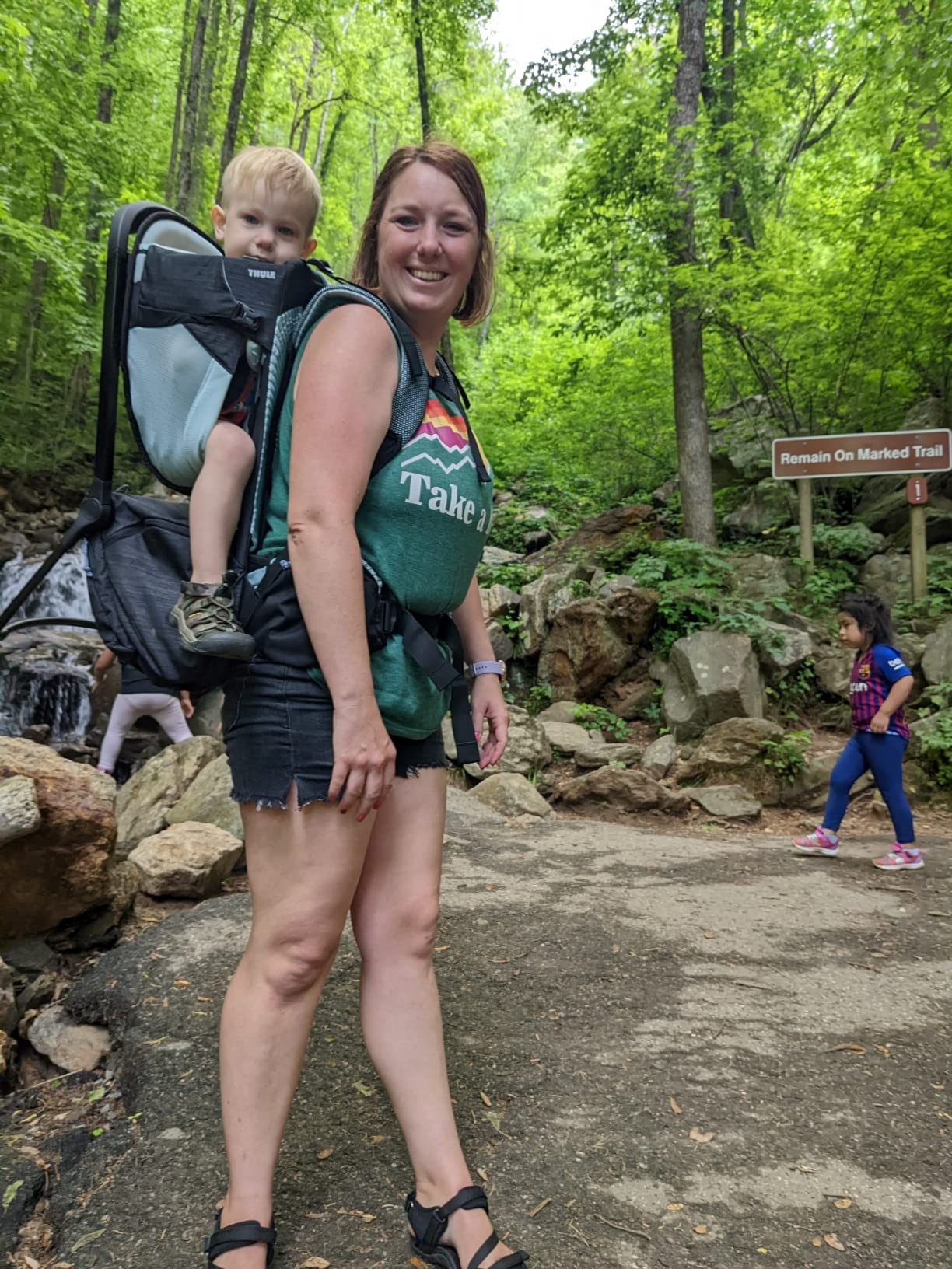 Thule Sapling Child Carrier Backpack - Machine Washable Seat - Self-Standing Frame - Adjustable padded straps for parents - Ergonomic seat with under-leg support for child - UPF 50 Sunshade - Customer Photo 4