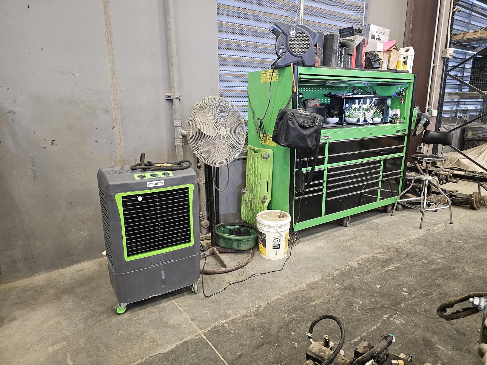 OEMTOOLS 23968 3-Speed Evaporative Cooler, Green and Gray, Cools Up to 950 Square Feet, 3100 CFM, Portable Cooler Fan - Customer Photo 1