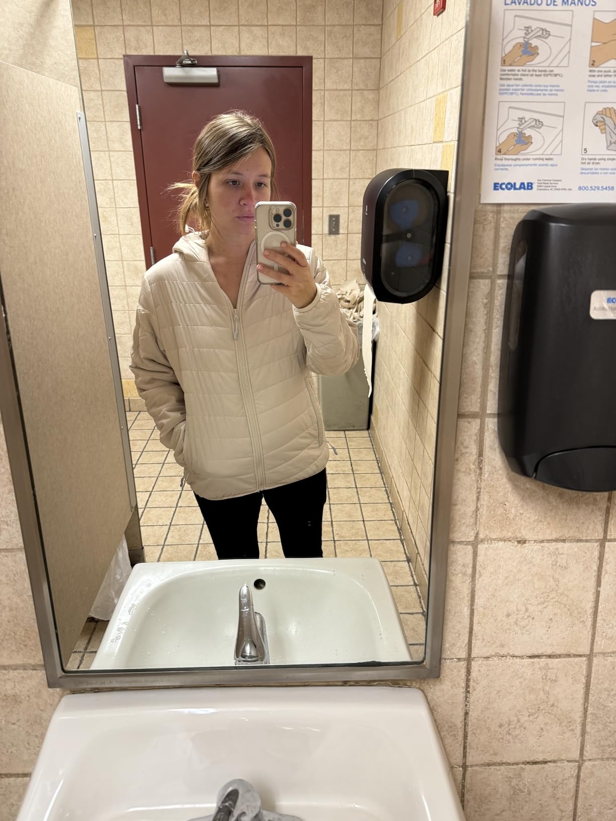 Outdoor Ventures Women's Packable Lightweight Full-Zip Puffer Jacket with Hood Quilted Winter Coat - Customer Photo 3