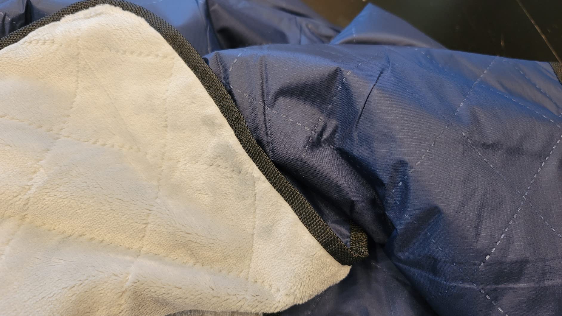 SUN CUBE Large Waterproof Camping Blanket, Fleece Quilted Stadium Blanket for Cold Weather, Windproof Foldable Outdoor Blanket Mat for Picnic, Beach, Pets, Car, 60x80in - Customer Photo 2