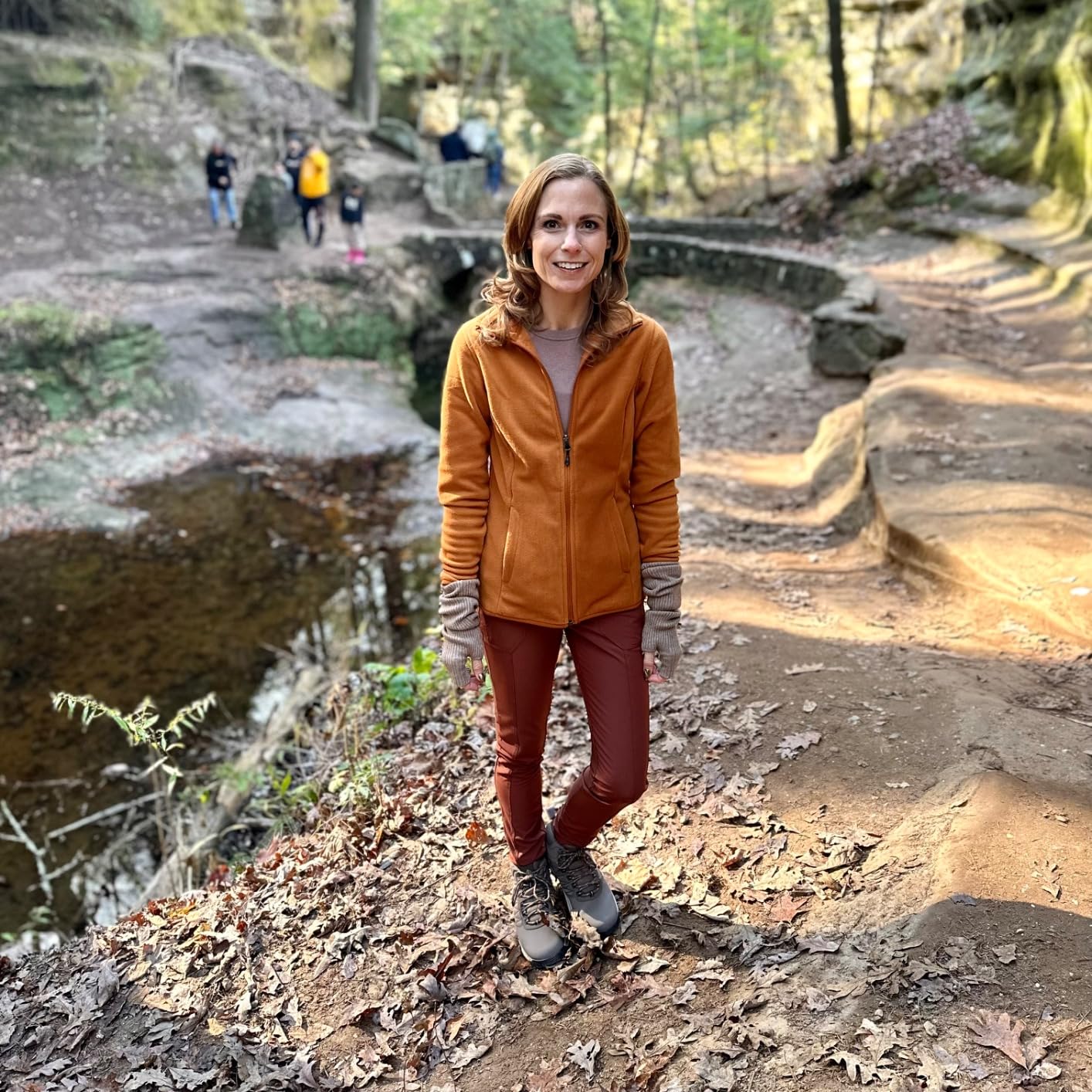 Amazon Essentials Women's Classic-Fit Full-Zip Polar Soft Fleece Jacket (Available in Plus Size) - Customer Photo 2