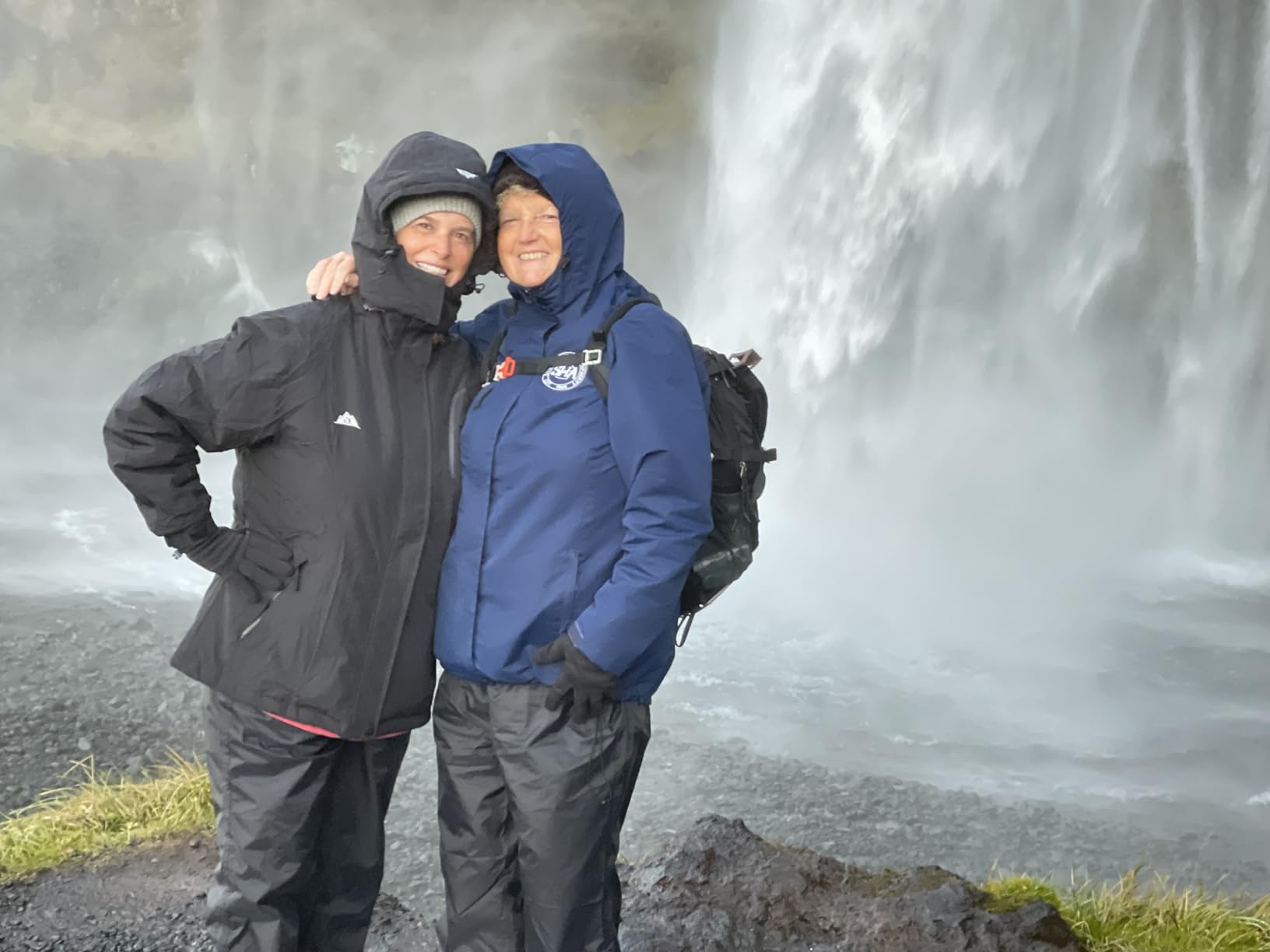 MOERDENG Women's Waterproof Ski Jacket Warm Winter Coat Outdoor Windbreaker Hiking Snowboarding Jacket - Customer Photo 1