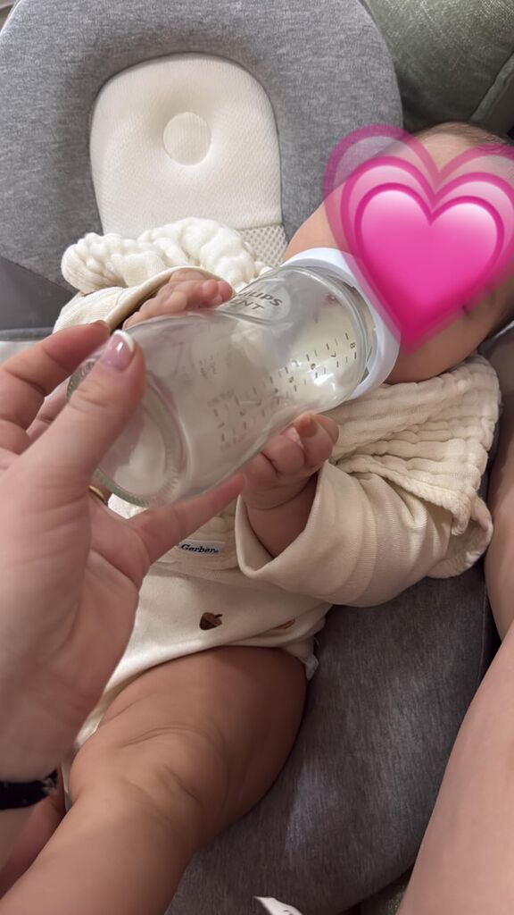Philips Avent Natural Glass Baby Bottles, Medium Flow, 8 oz, BPA-Free | Borosilicate Glass, Baby-Controlled Flow, No-Drip Design, Reduces Colic and Gas with Anti-Colic Valve, 4-Pack, SCY913/04 customer photo 2