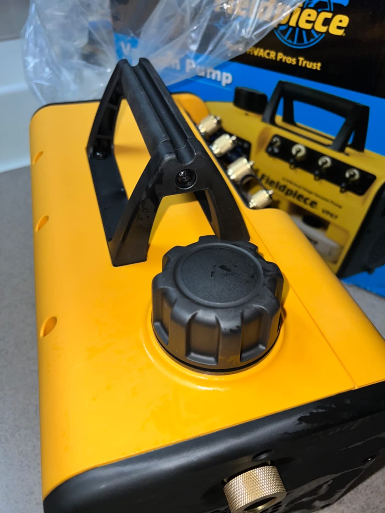 Fieldpiece VP67 Vacuum Pump – 6 CFM, 1/2 HP DC Motor, RunQuick Oil Change System – Portable - Professional HVAC Tool - A2L Compatible - Customer Photo 1