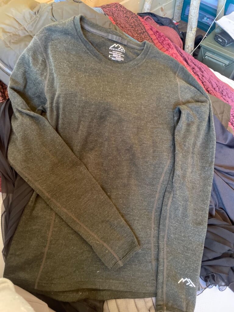 Merino.tech Merino Wool Base Layer Women Set - Heavyweight, Lite, Midweight Merino Thermal Underwear for Women Top, Bottom Customer Review Merino.tech Merino Wool Base Layer Women Set - Heavyweight, Lite, Midweight Merino Thermal Underwear for Women Top, Bottom - Customer Photo 4