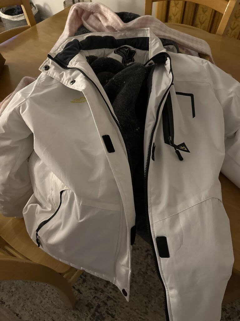 MAGCOMSEN Womens Ski Jacket Waterproof Insulated Snow Jacket Warm Windproof Winter Coats with Hood Fleece Lined Jacket Customer Review MAGCOMSEN Womens Ski Jacket Waterproof Insulated Snow Jacket Warm Windproof Winter Coats with Hood Fleece Lined Jacket - Customer Photo 1