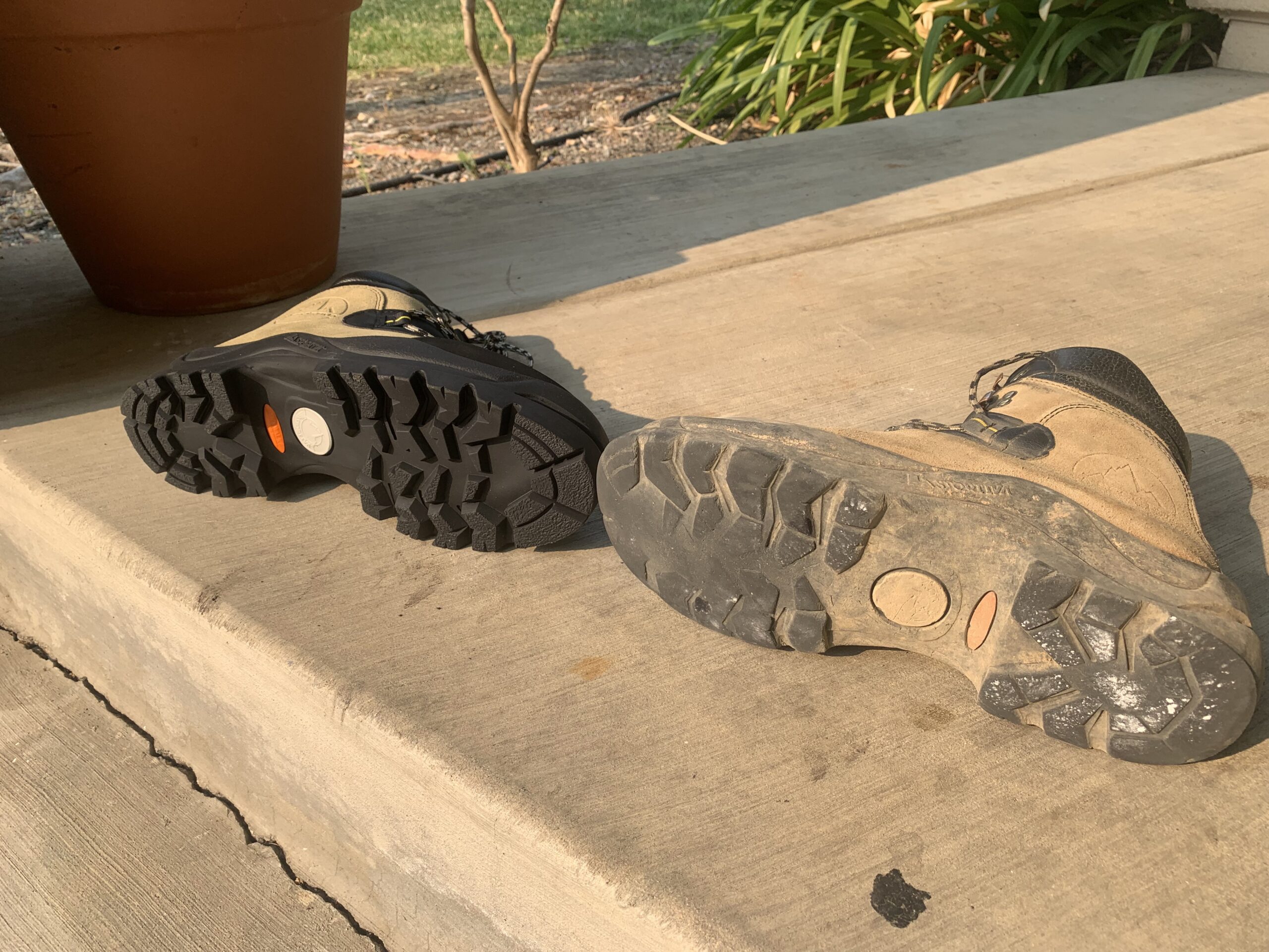 La Sportiva Men's Makalu Leather Boots for Hiking, Backpacking, Mountaineering, & Outdoor Work Customer Review La Sportiva Men's Makalu Leather Boots for Hiking, Backpacking, Mountaineering, & Outdoor Work - Customer Photo 2