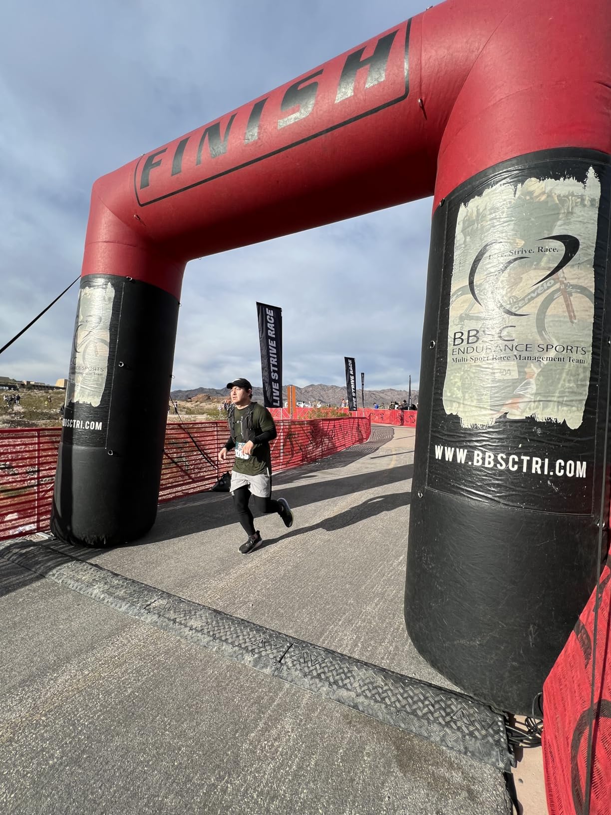 Osprey Duro 1.5L Men's Running Hydration Vest with Hydraulics Reservoir - Customer Photo 1